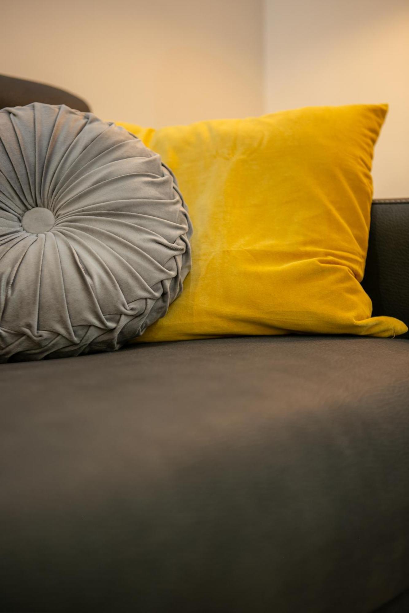 Mustard S Camillo - Homes *