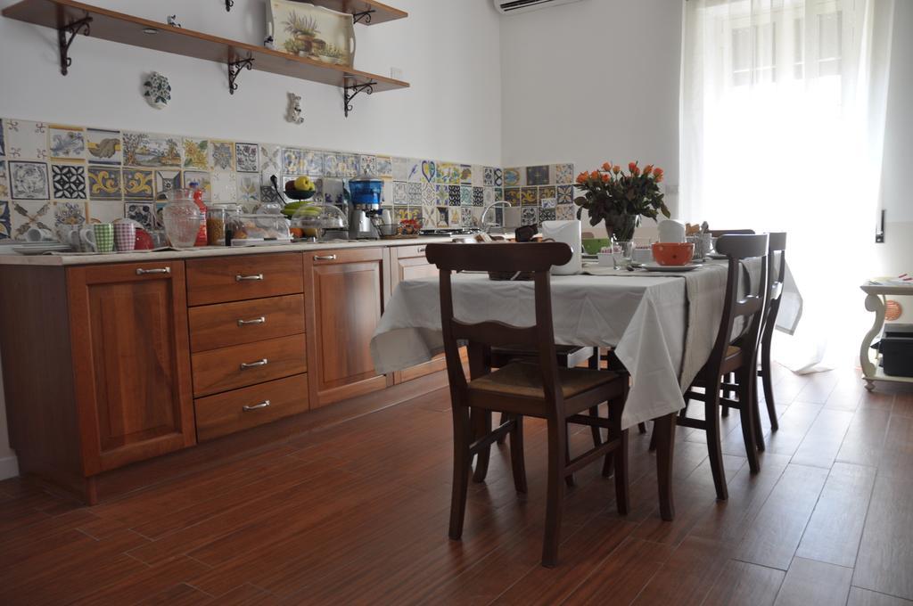 Acomodação com café da manhã  Le Stanze Di Rebecca Roma