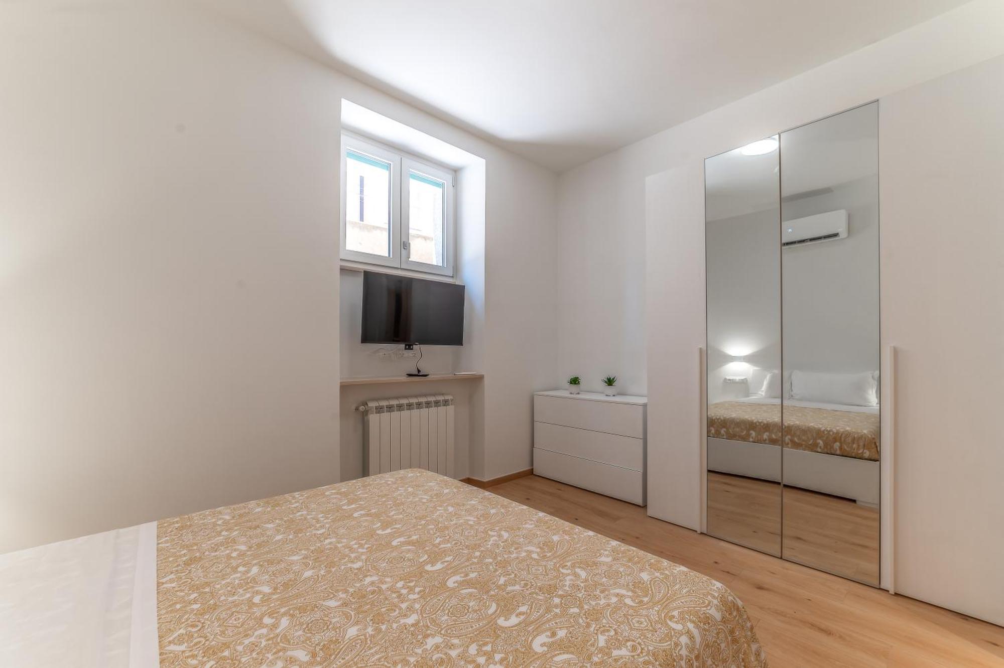 Apartment Cento - Metro Mirti & Free Wifi