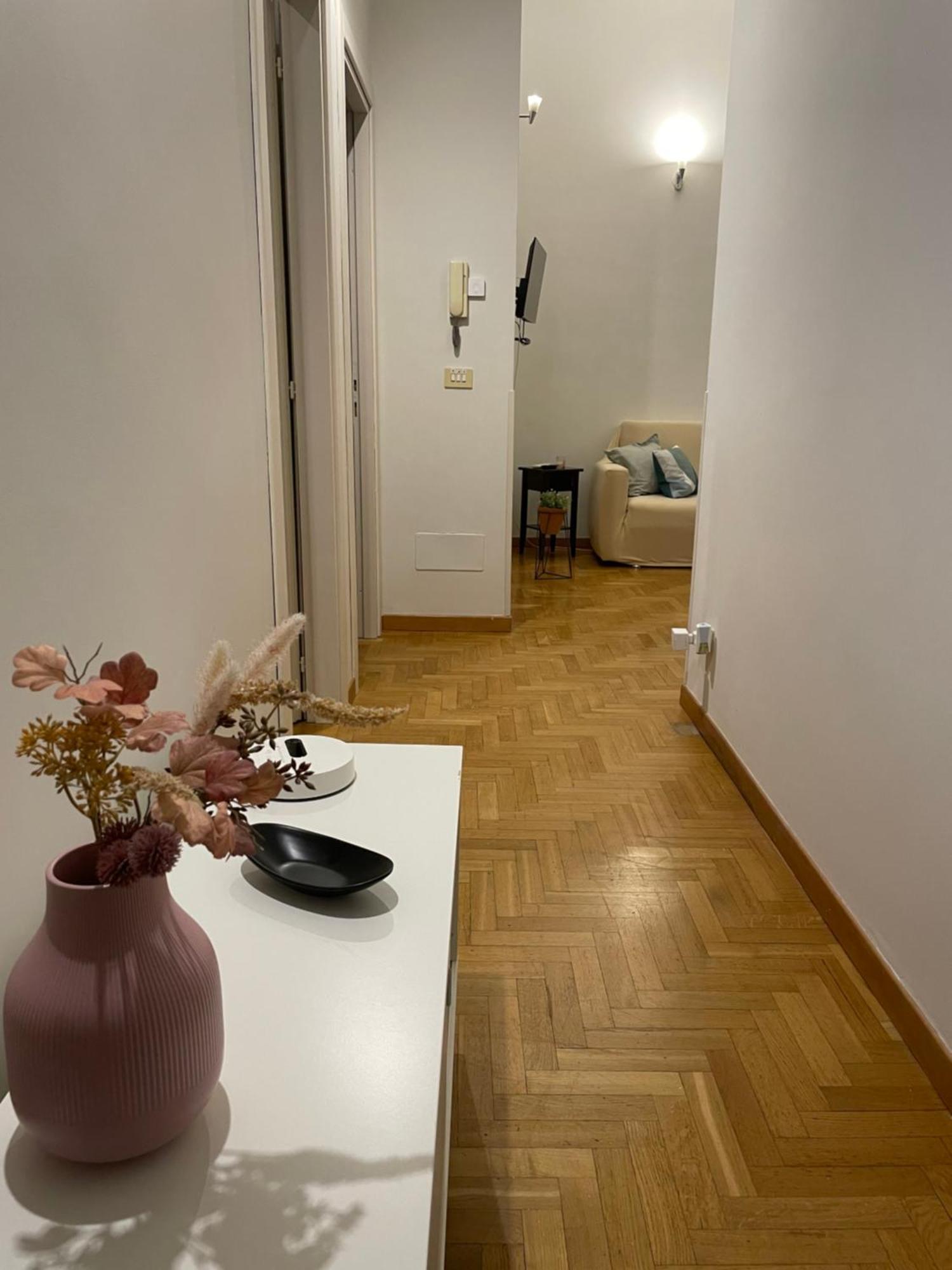 Apartment Aurora House - Accogliente A Barberini *