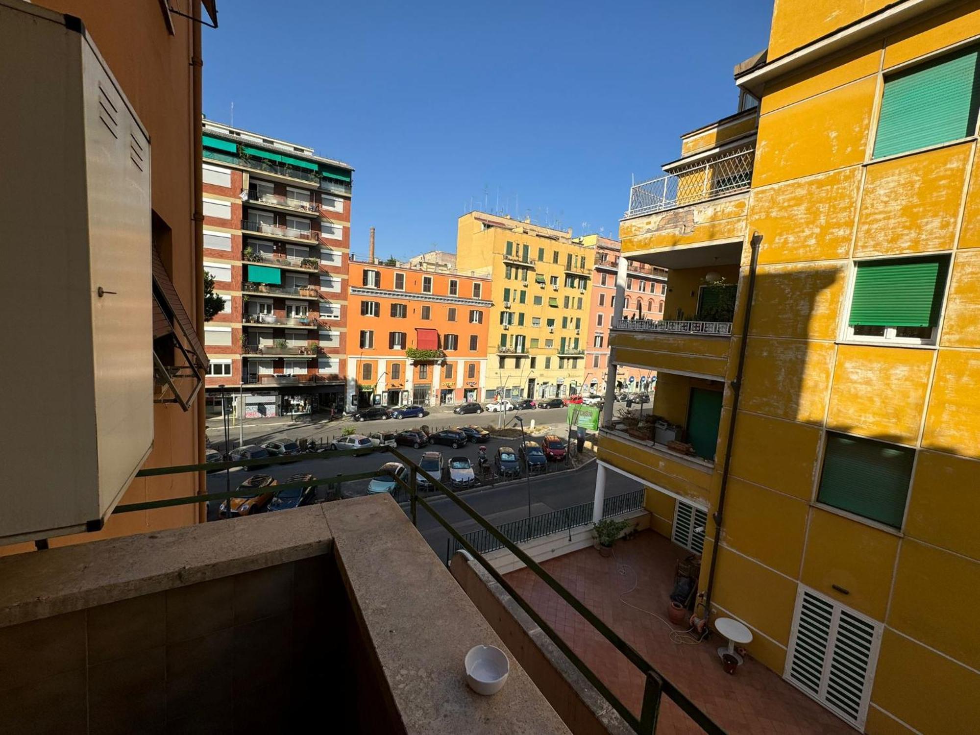 Loft Luminoso A 10 Minuti Dal Colosseo Appartement