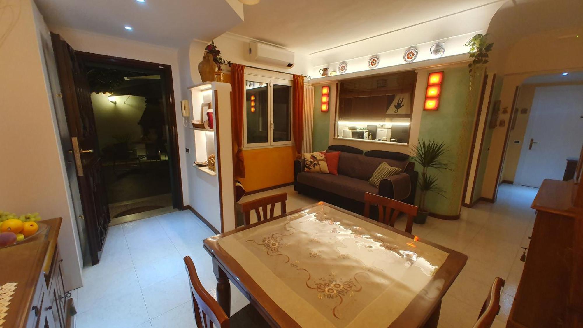 Apartment Lilli Urban Garden - Private Garden And Reserved Free Parking In Detached House Surrounded By The Greenery Of