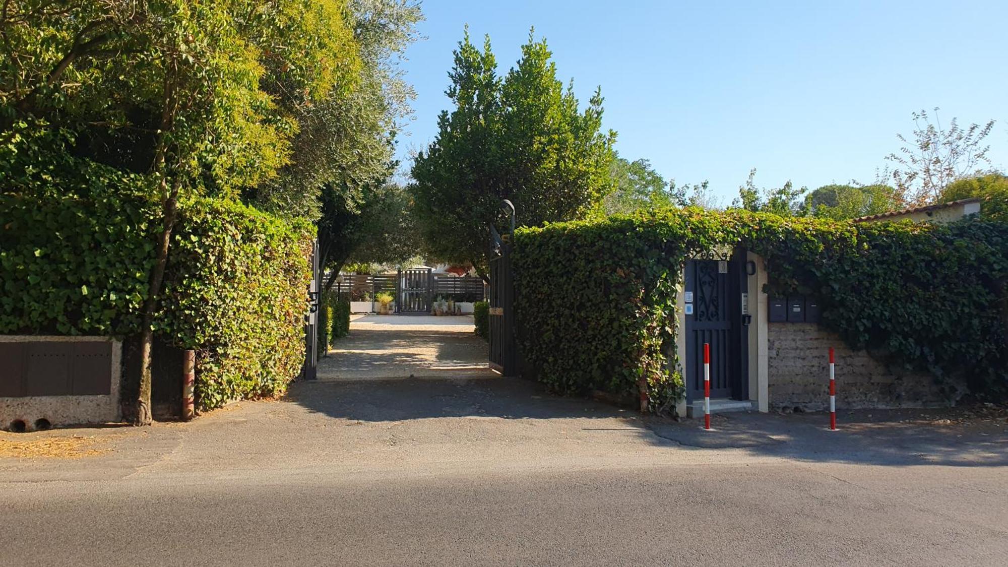 Apartment Lilli Urban Garden - Private Garden And Reserved Free Parking In Detached House Surrounded By The Greenery Of *