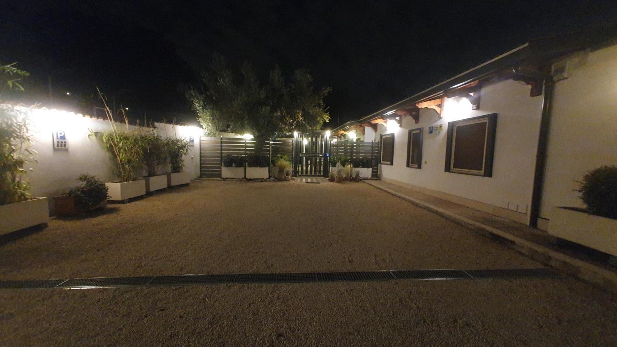 Apartment Lilli Urban Garden - Private Garden And Reserved Free Parking In Detached House Surrounded By The Greenery Of