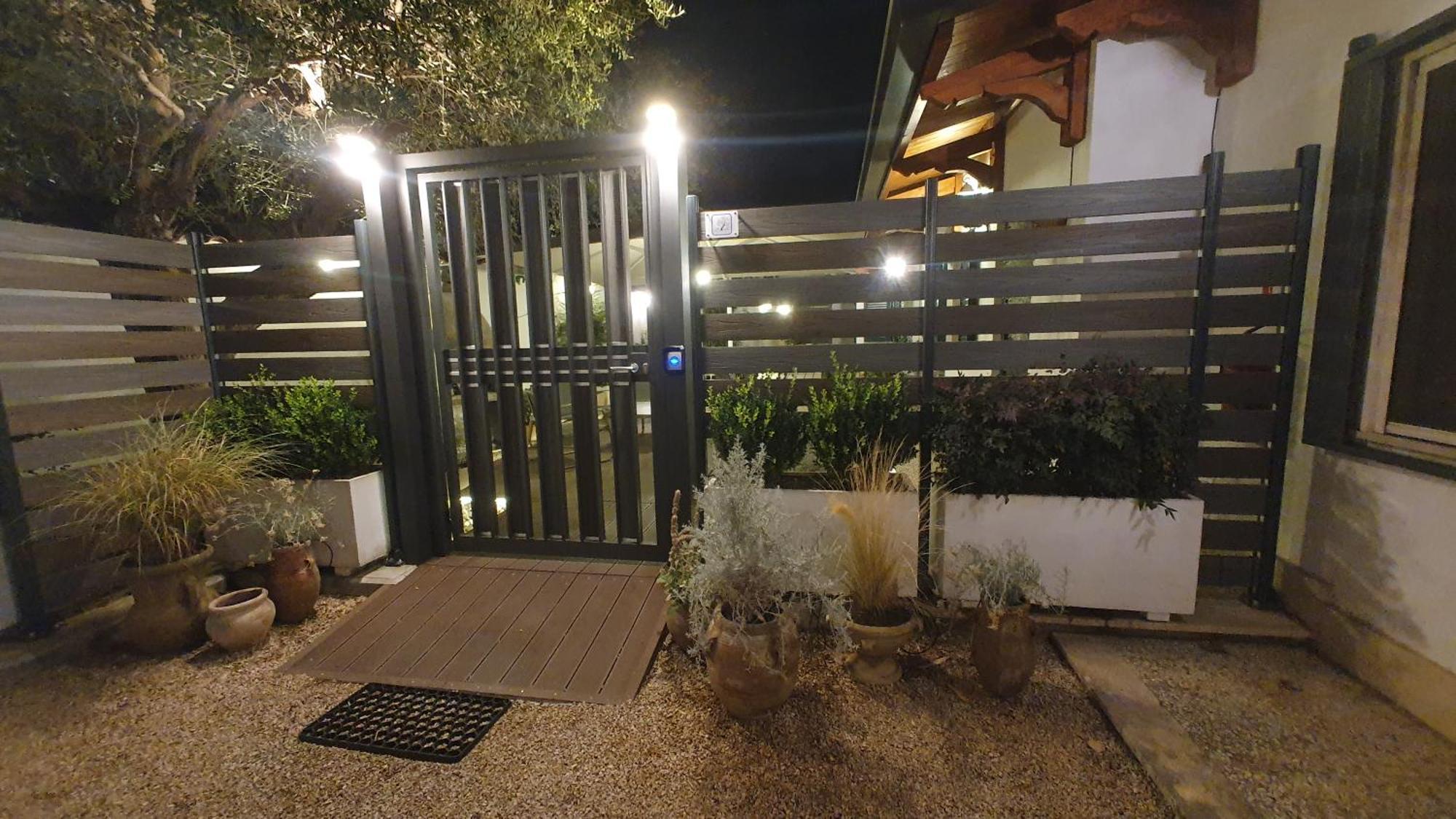 Lilli Urban Garden - Private Garden And Reserved Free Parking In Detached House Surrounded By The Greenery Of Apartment Rome
