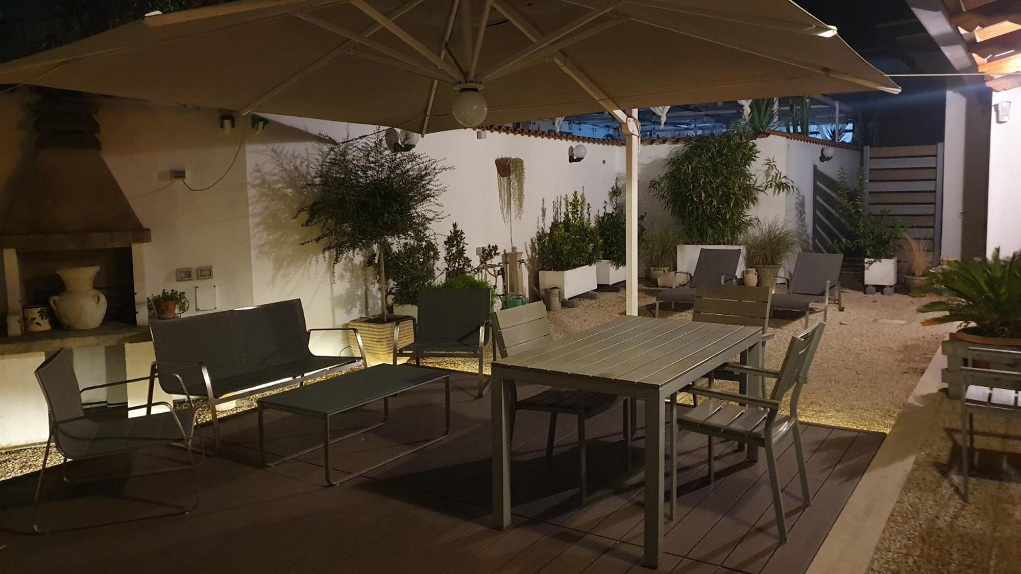 Lilli Urban Garden - Private Garden And Reserved Free Parking In Detached House Surrounded By The Greenery Of Apartment