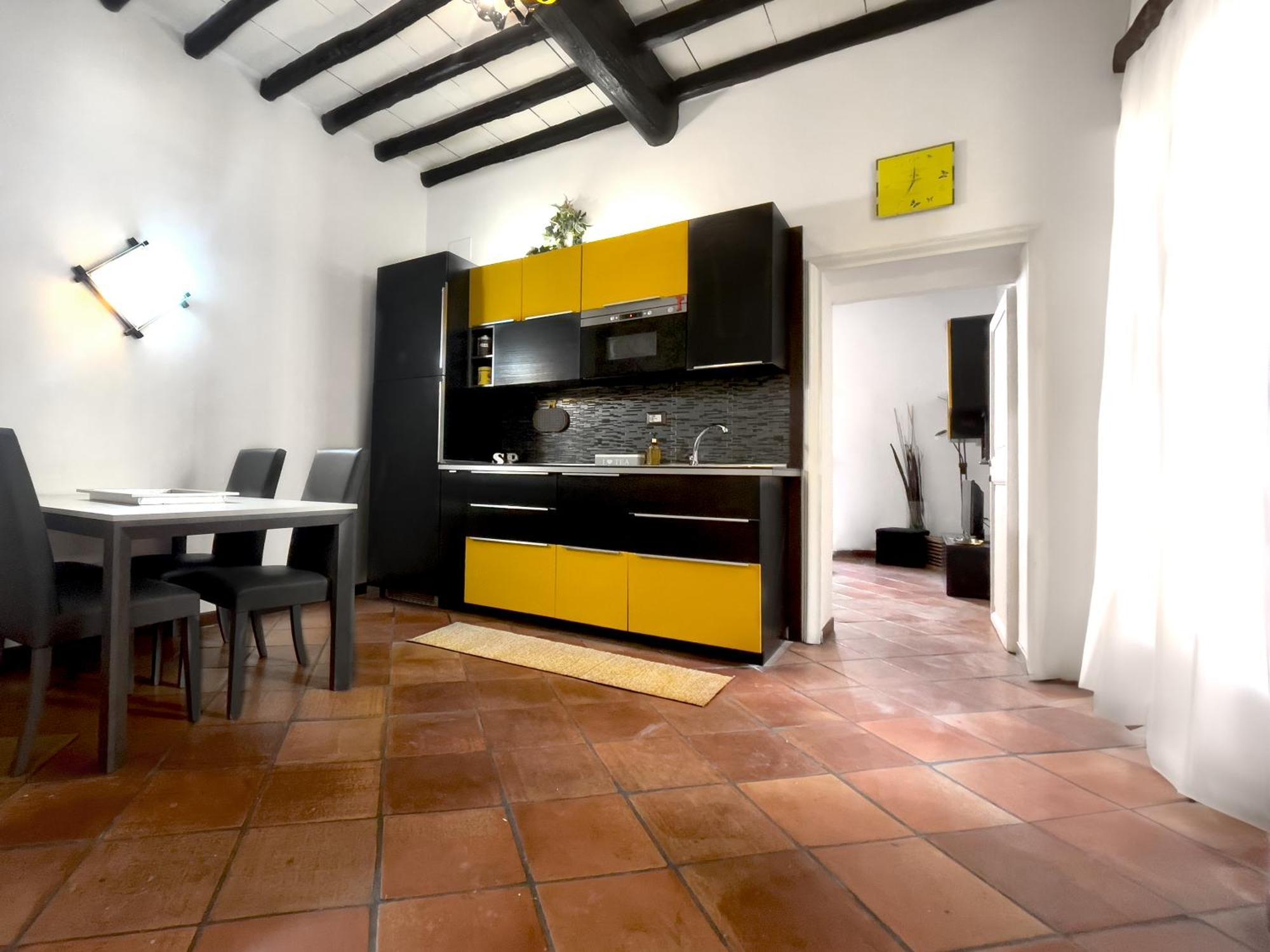 Yellow Butterfly House Holiday Rome