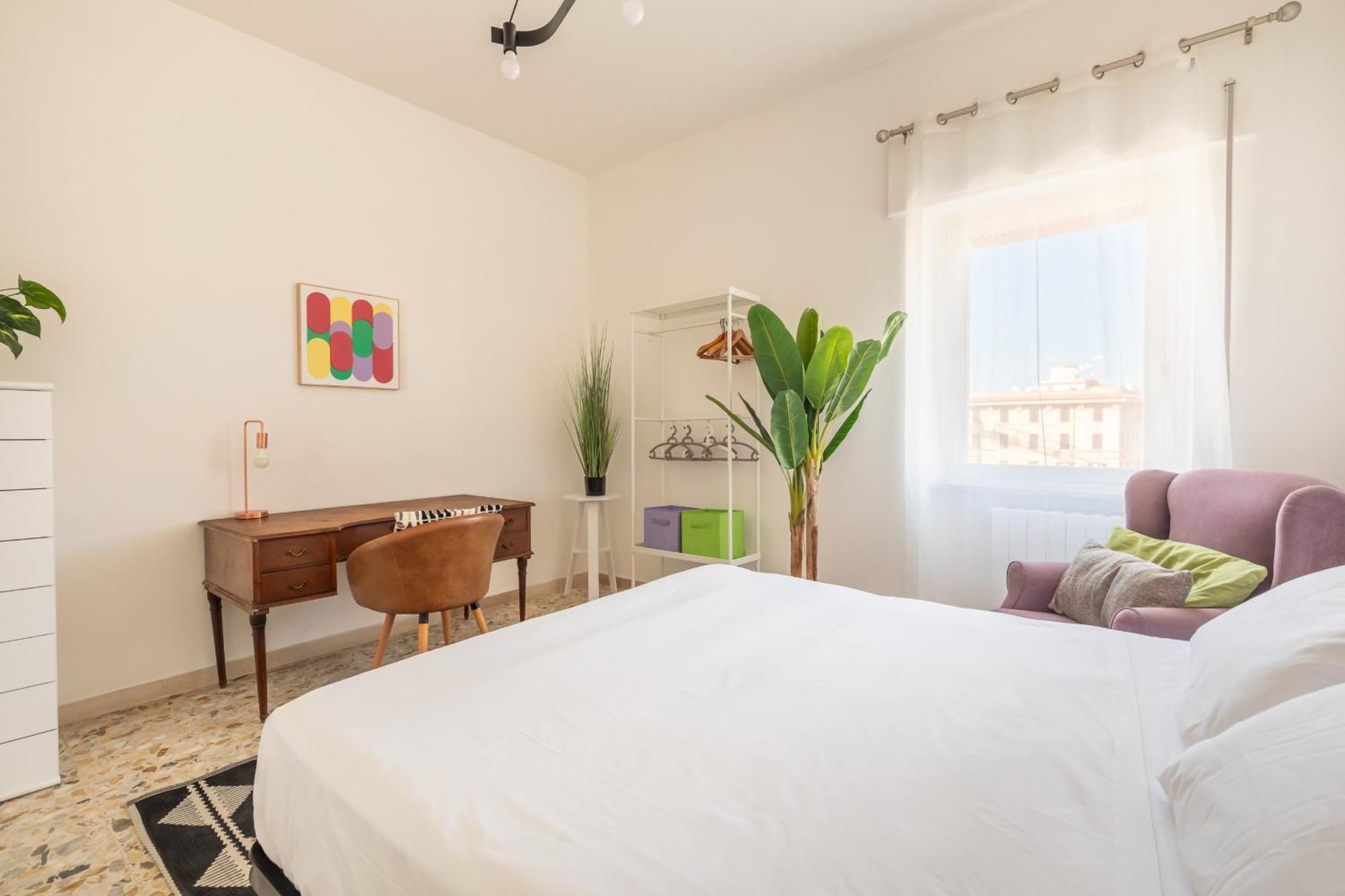 Luminous Family With Balcony By St Peter Apartment Rome