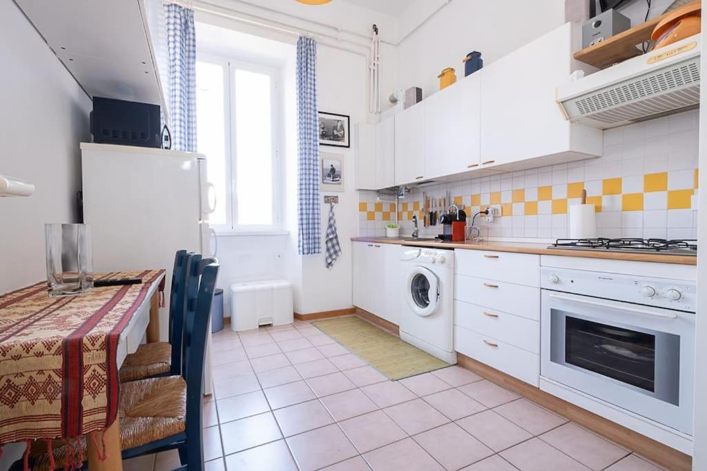 Ht Mama Bilo Vatican Area Apartment