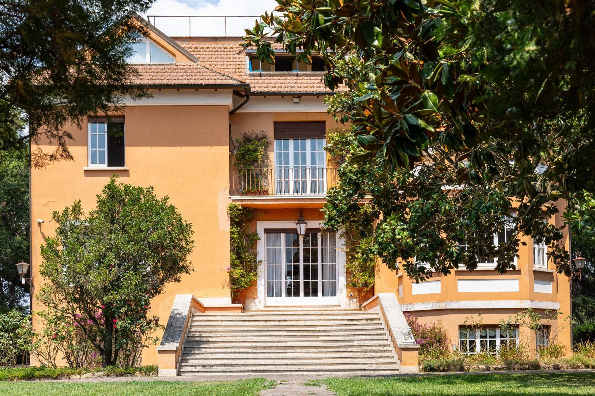 La Gallese By In Rome