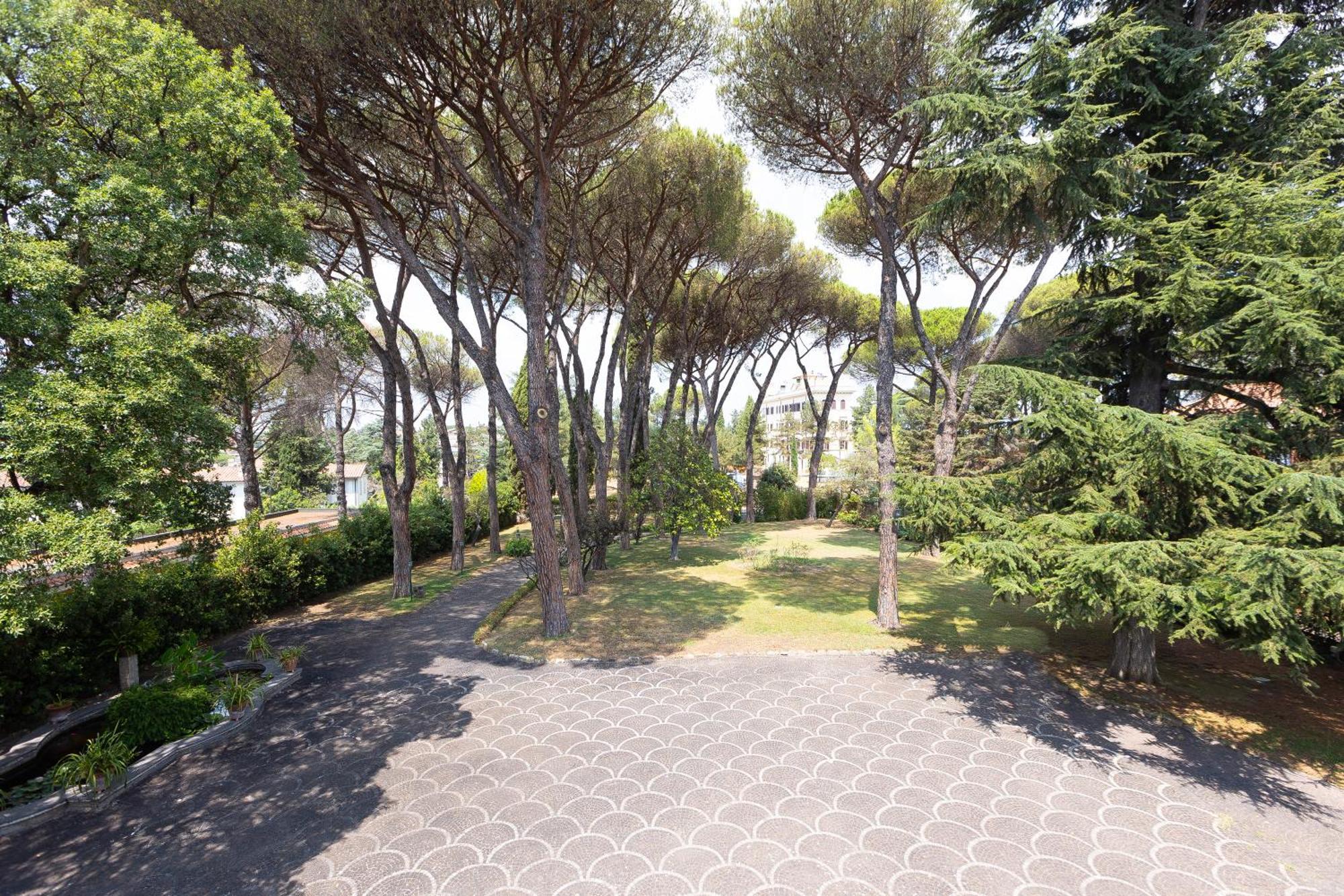 La Gallese By In Rome