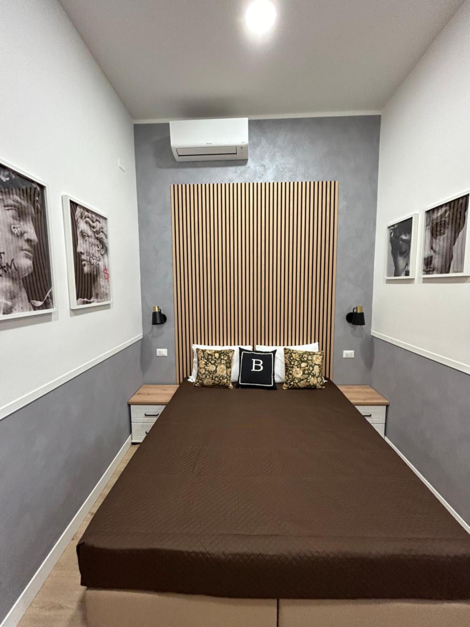 Urban Boutique - Golden Keys Collection * Rome