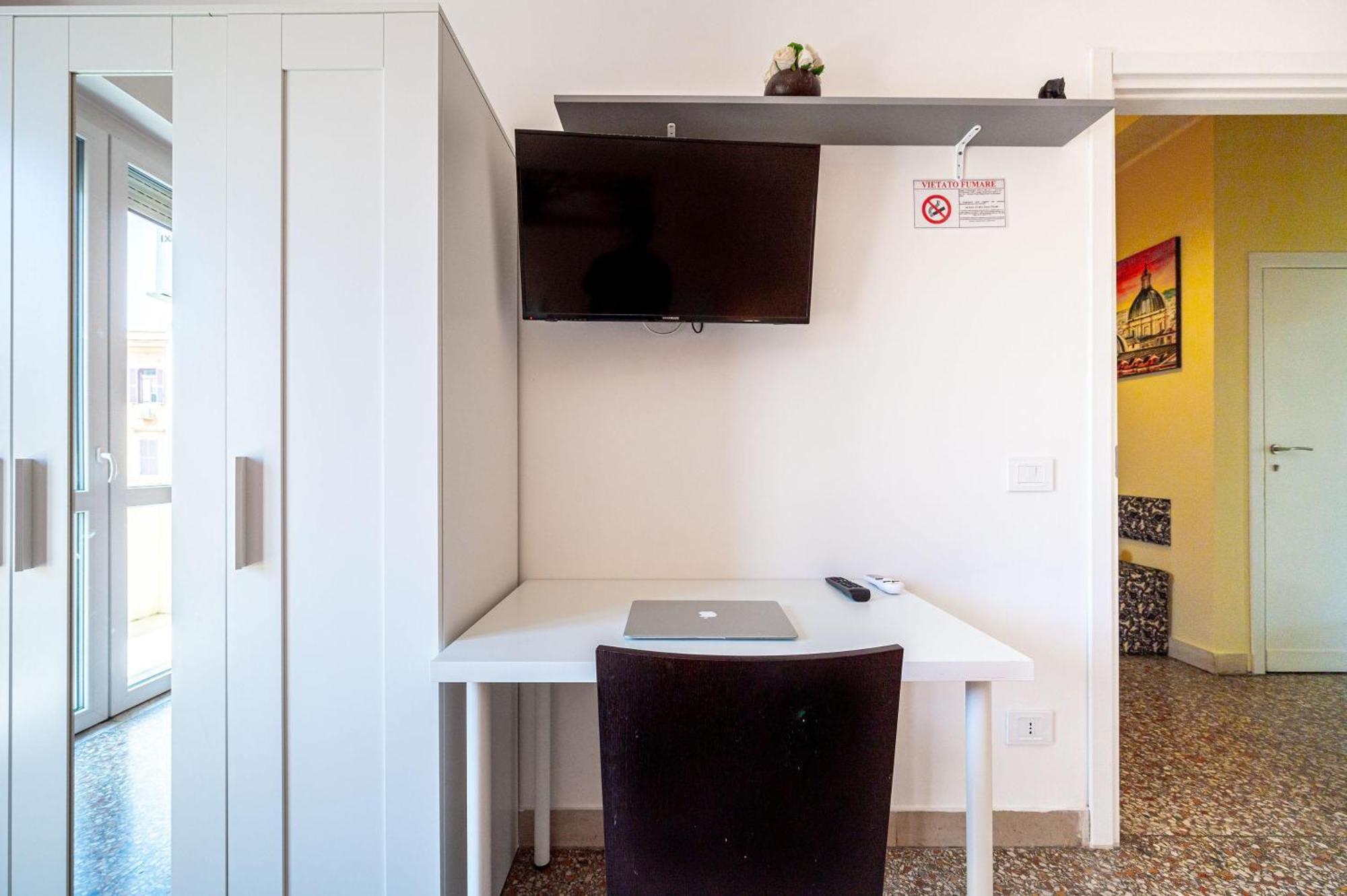 Caracciolo - Metro San Giovanni Apartamento *