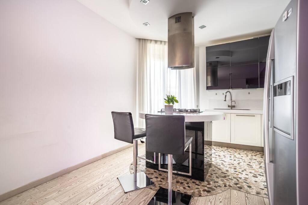 Apartment Charme & Luxe 2 Bedroom Center