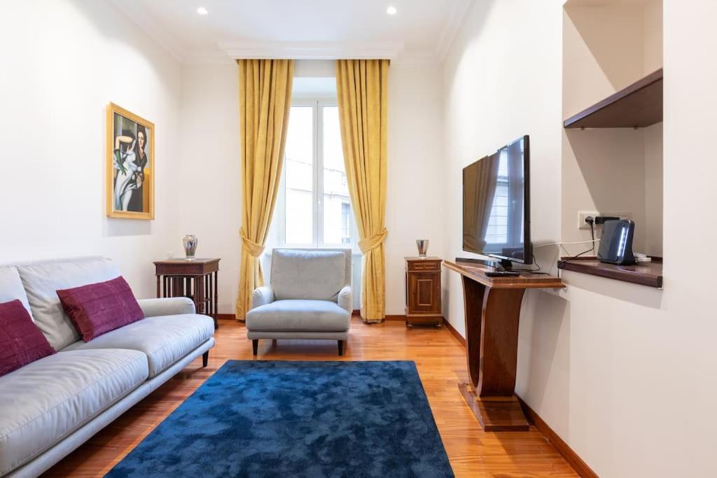 Elegant Salandra Rome