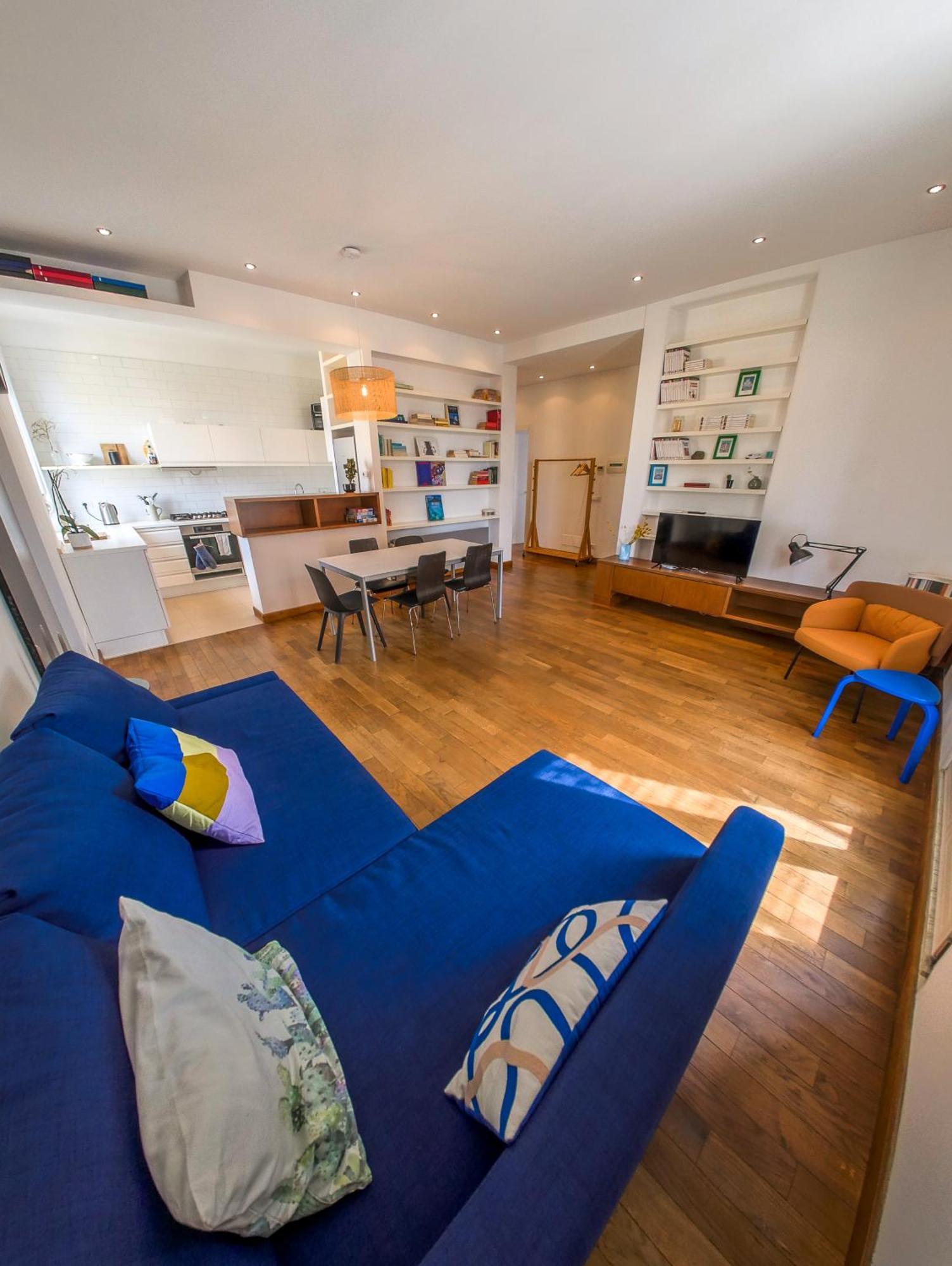 Stunning 3-bedroom Penthouse Rome