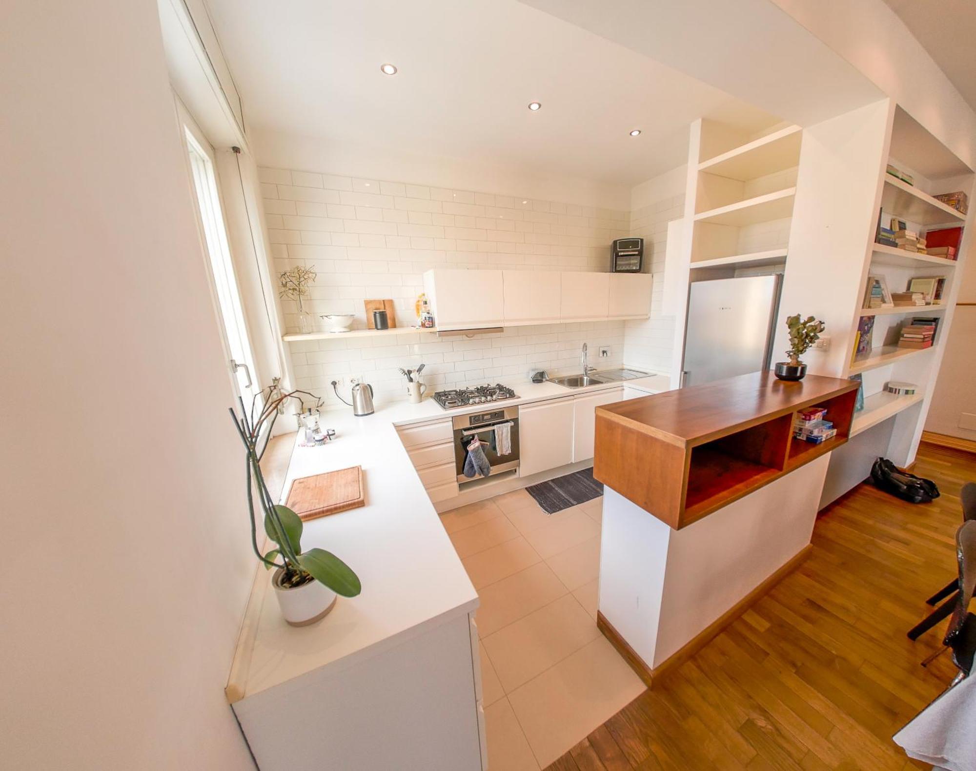 Apartment Stunning 3-bedroom Penthouse