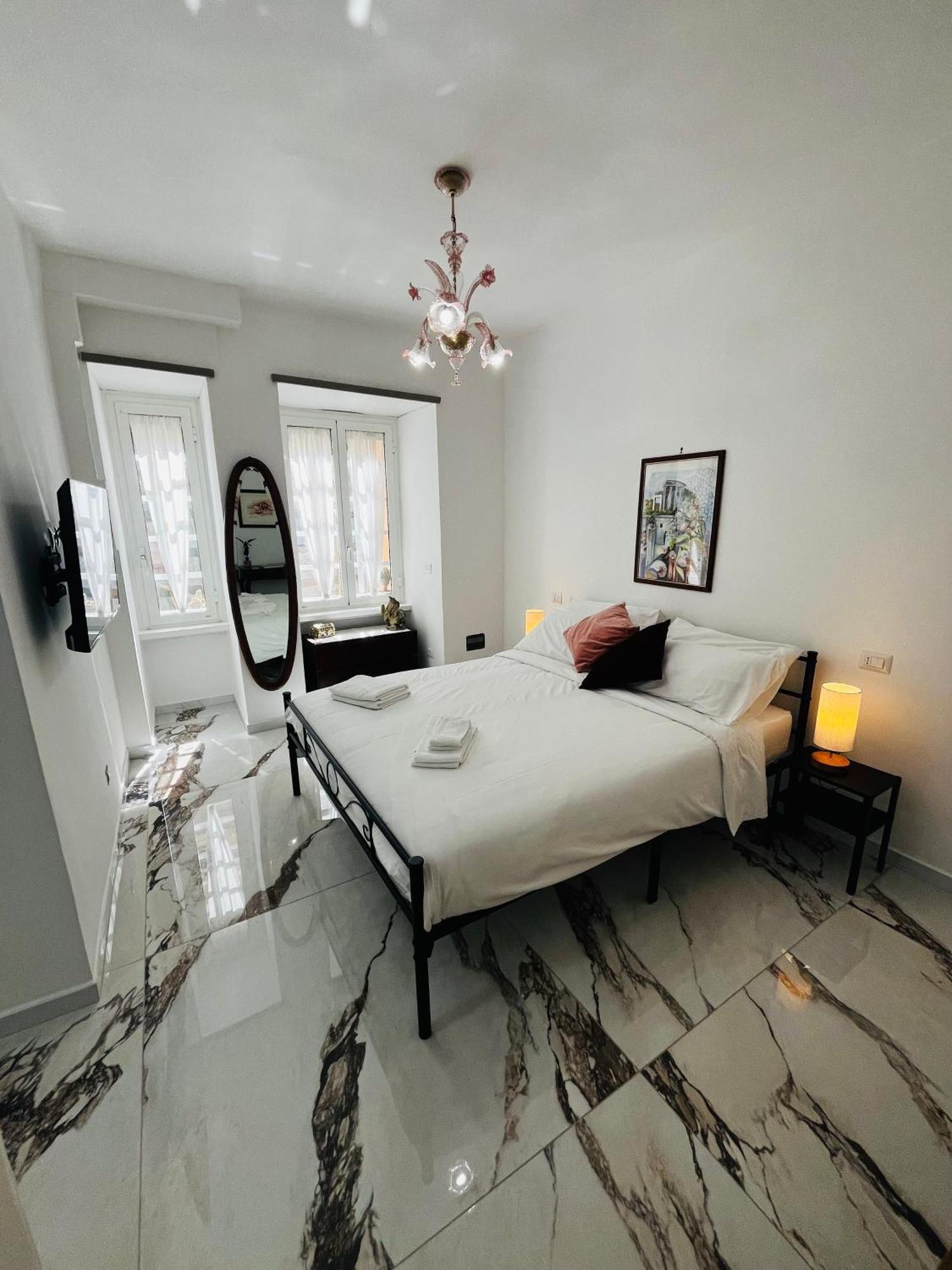 Apartment Escape To The Eternal Vatican *