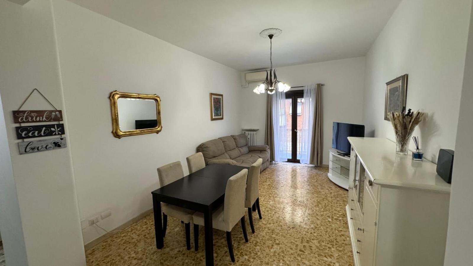 Marconi House Apartment *