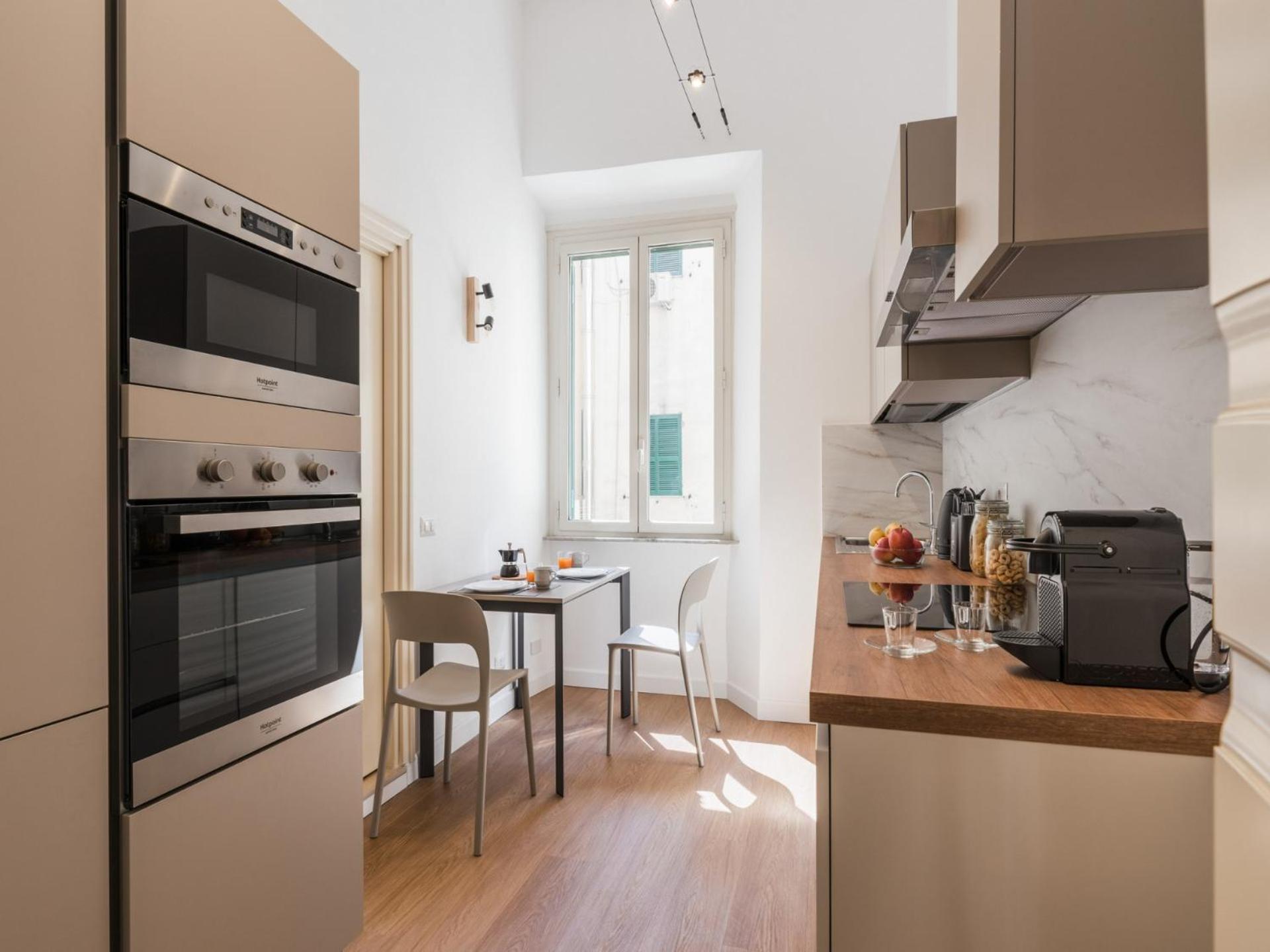 The Rent - Bright Two-bedroom Between Prati And San Pietro Apartment *