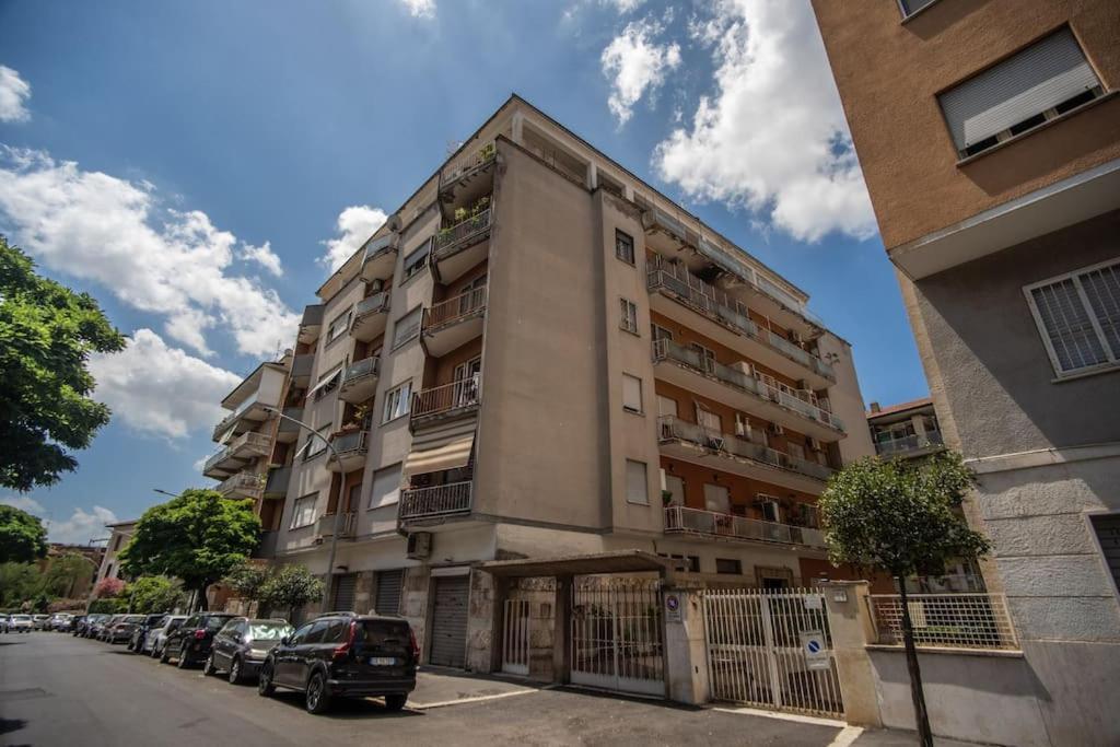 Homely - Spacious In Gianicolo District Apartamento *