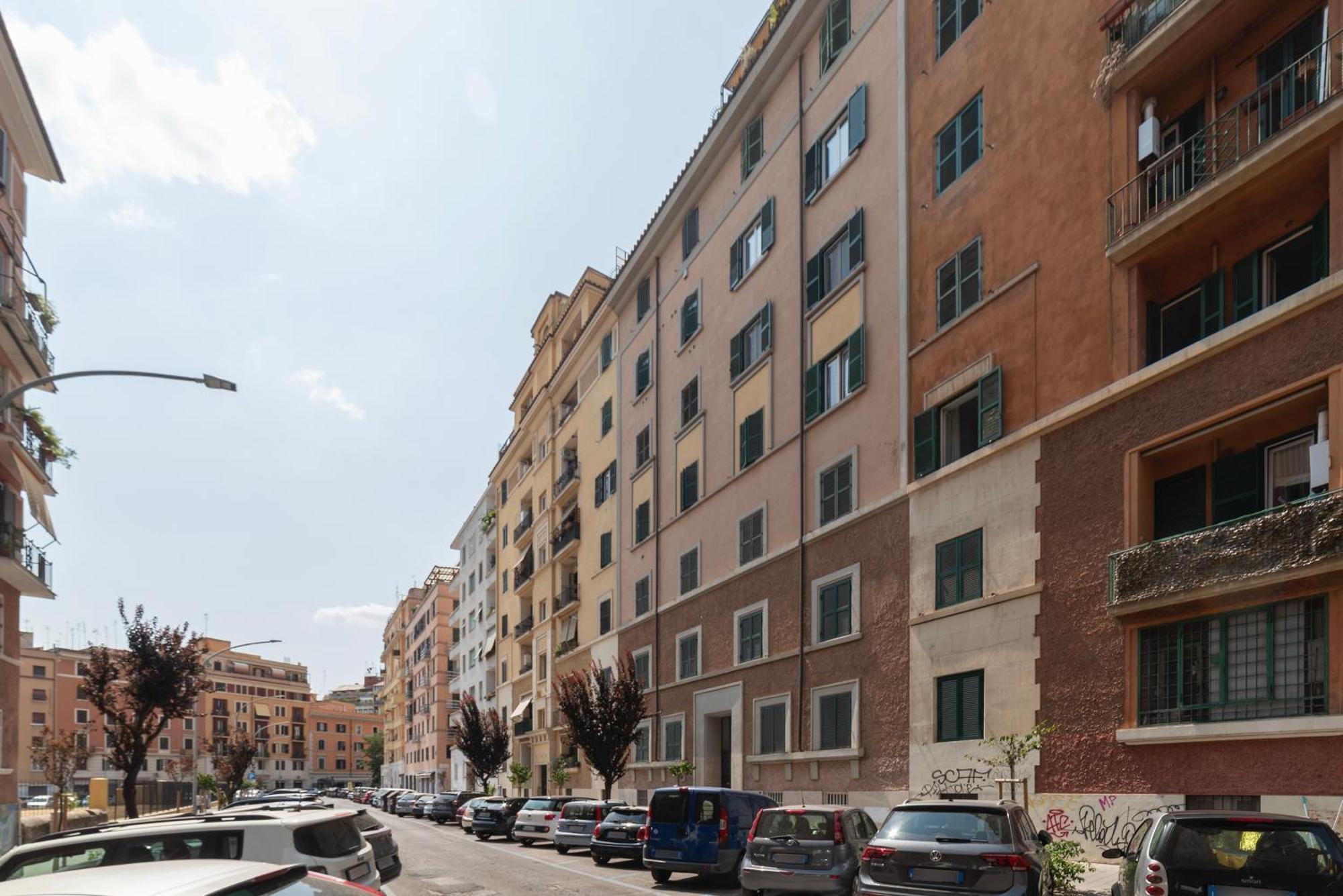 San Giovanni Huge Apartment