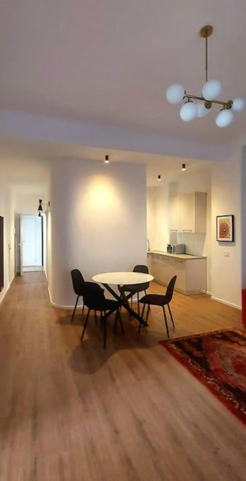 Elegant Terrance In St Peter Apartment Rome