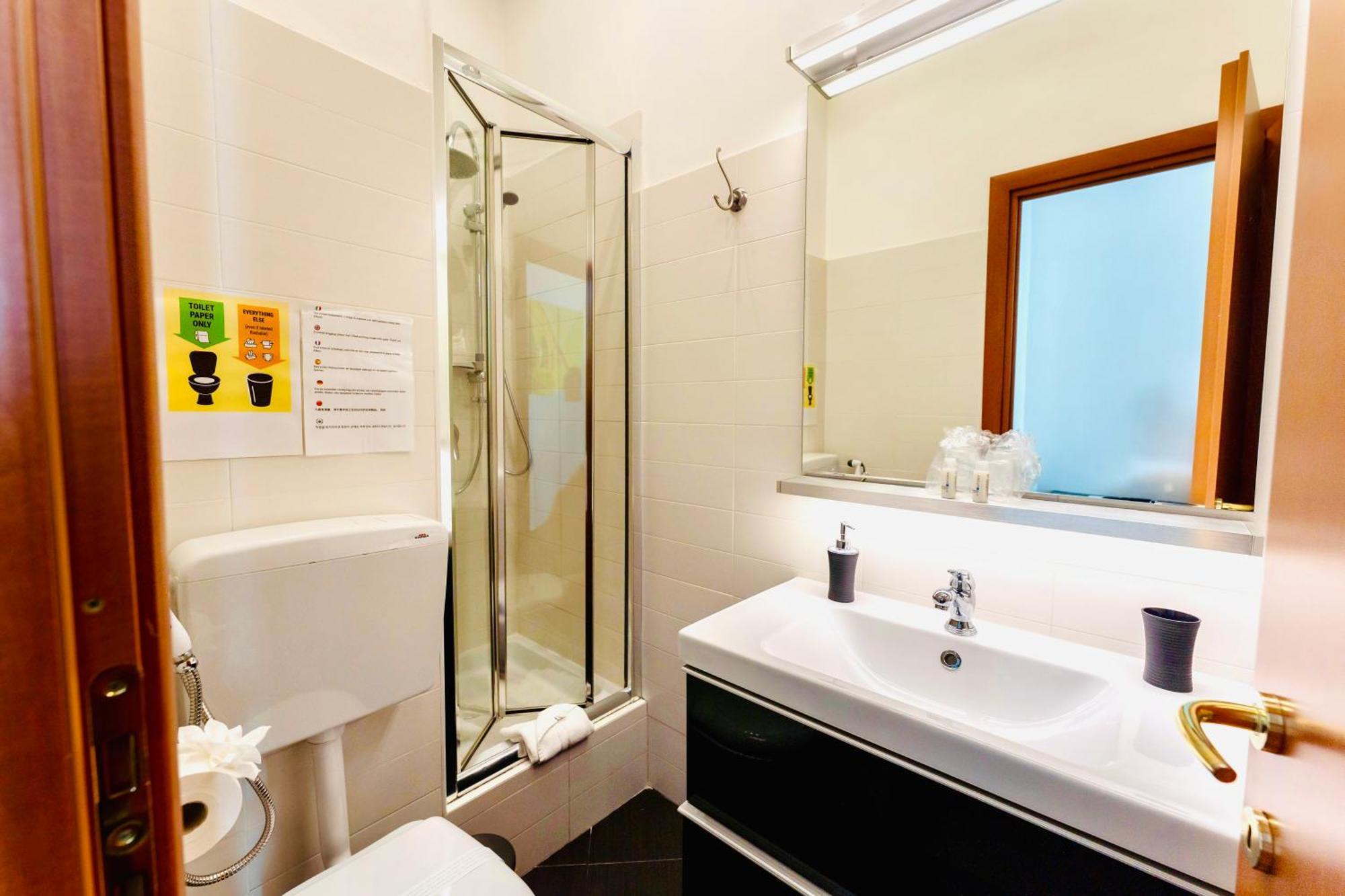 Miclad Colosseum Guest House Bed & Breakfast