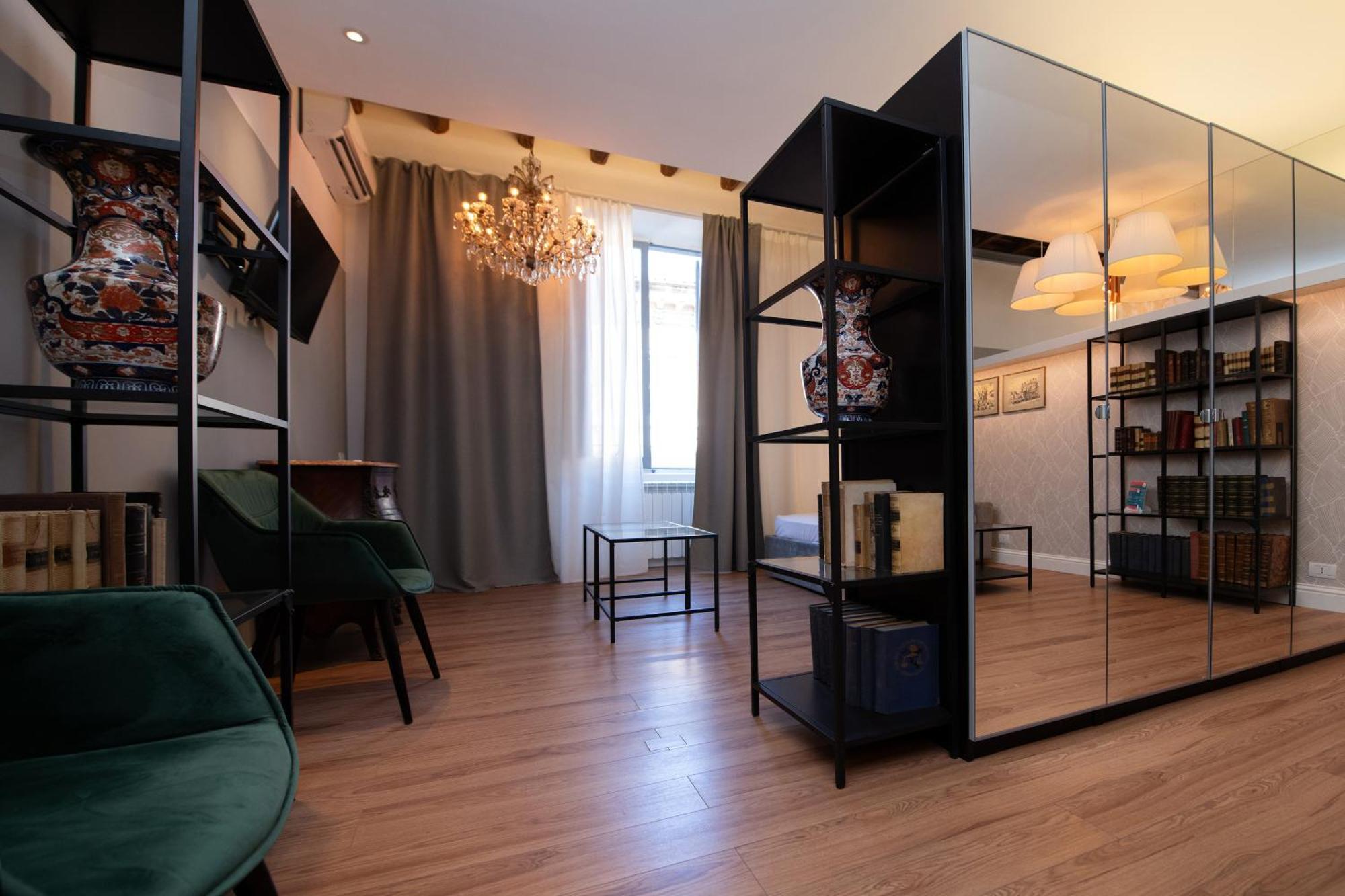 Colosseum Flat Dark Holiday home *