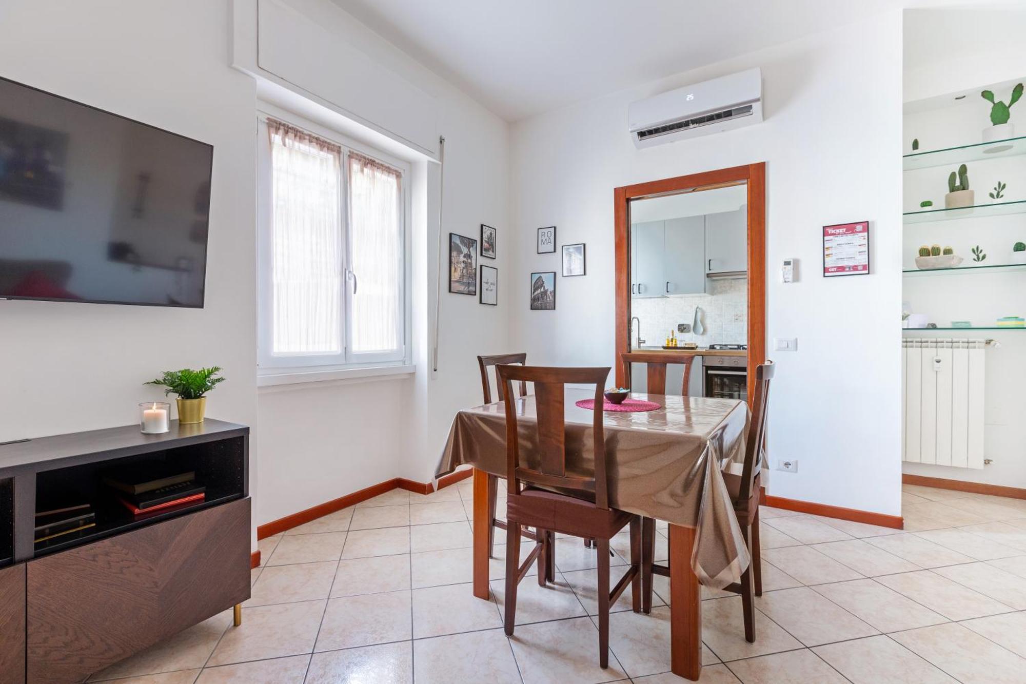 Stylish & Cozy - 5 Star Location- Balcony - View Vakantiehuis