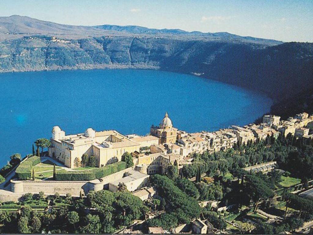 E Palazzo Pontificio Di Castel Gandolfo-vaticano Appartement