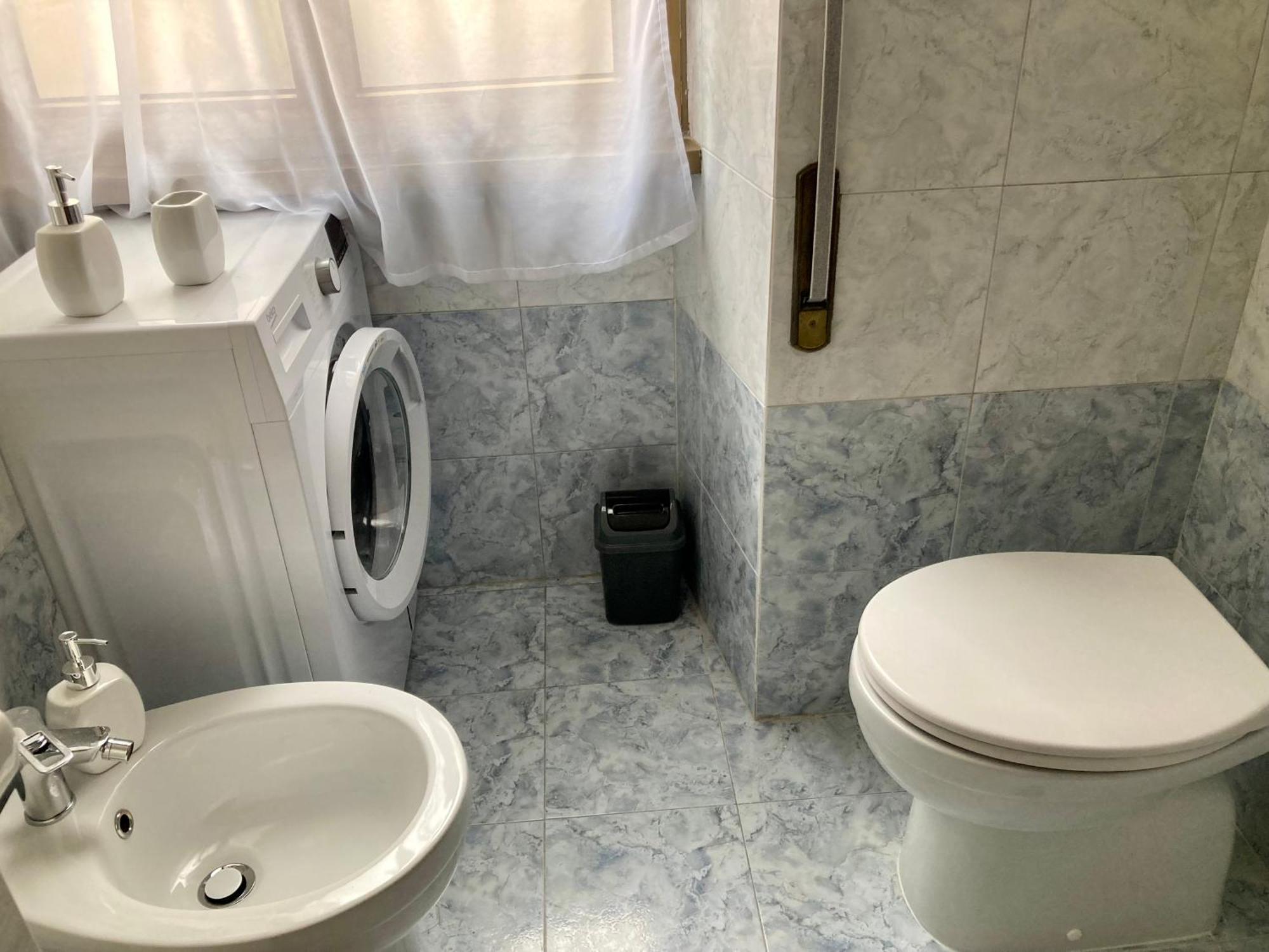 Brandnew Luxury House Near Metro Station Apartamento