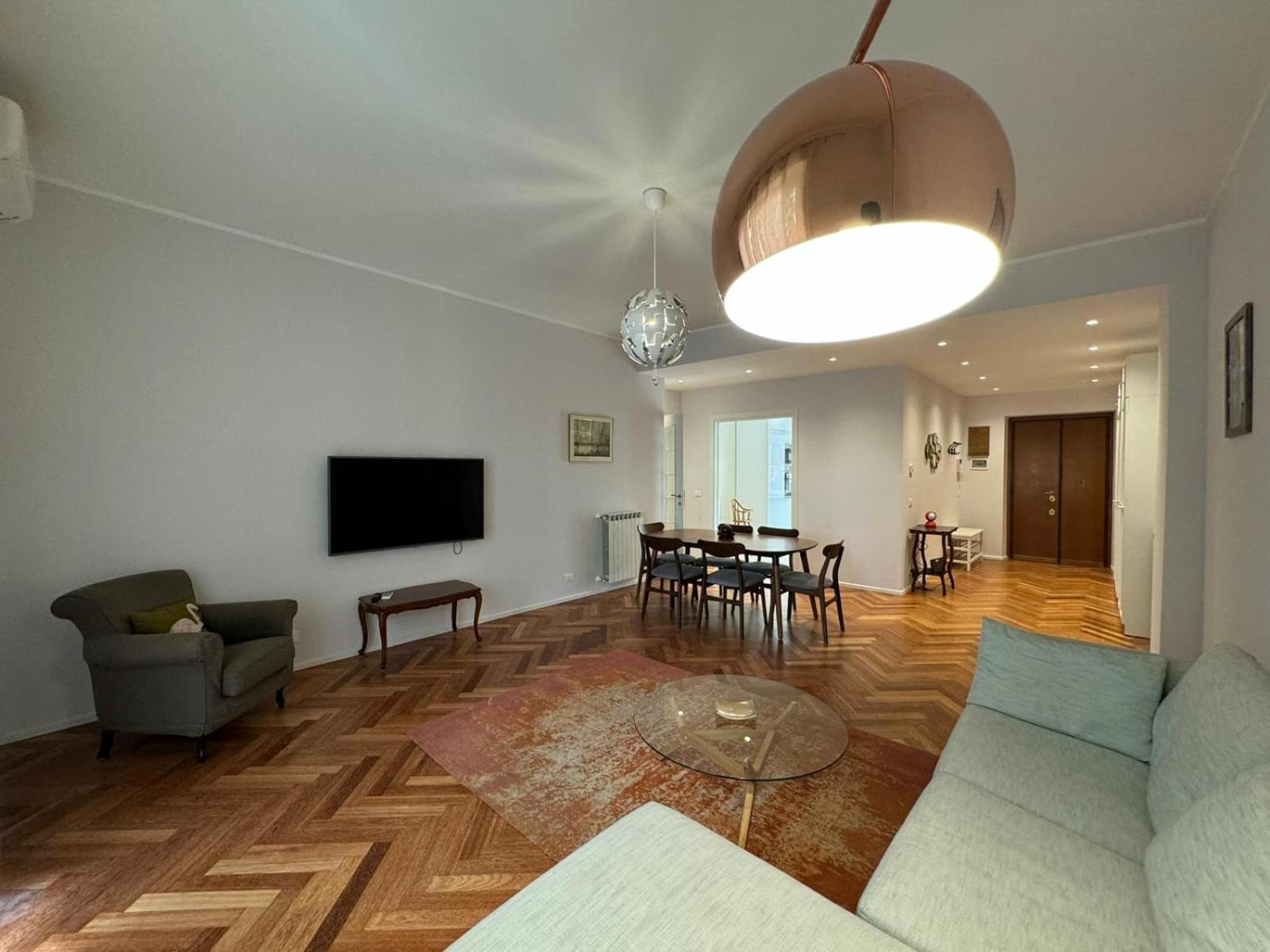 Apartment Refined Retreat In Renovated P R A T I Gem *