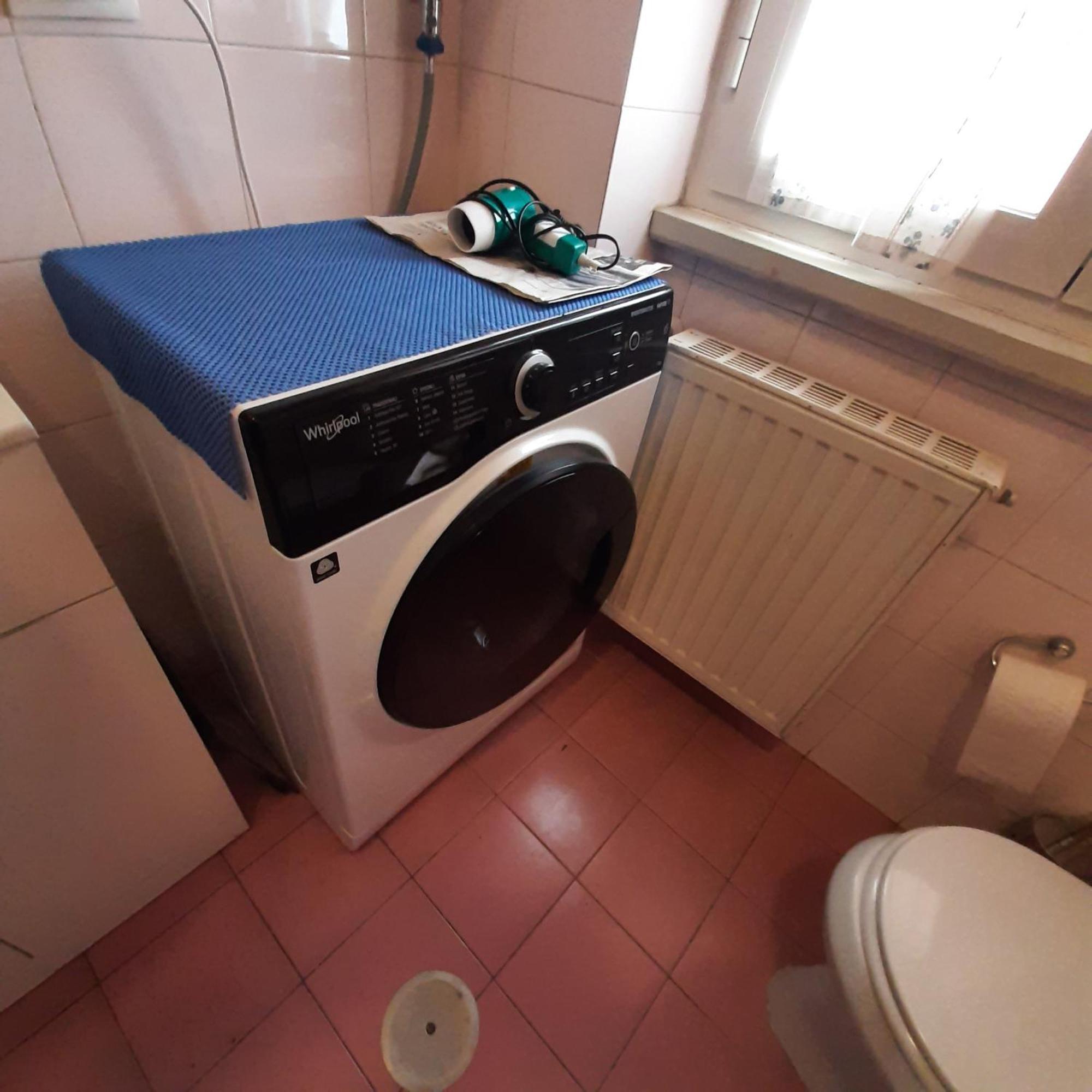 - Metro C Apartment *
