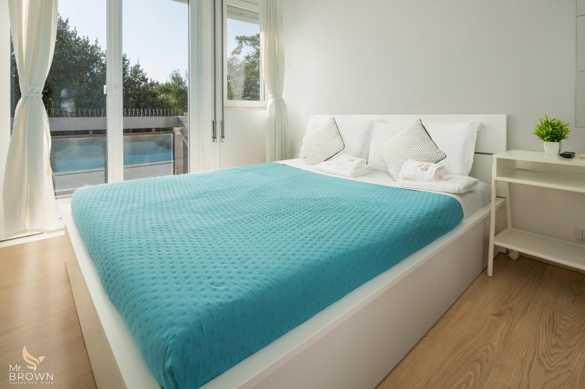 Mrbrown Aurelia With Pool Apartamento *