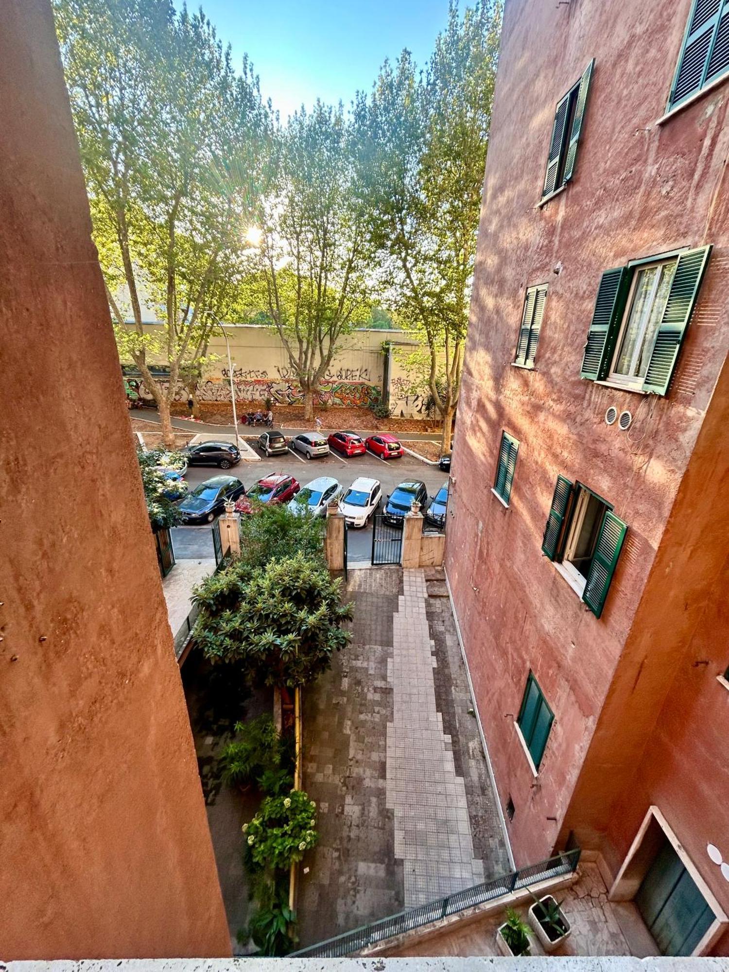 4 Stops To Colosseo - San Paolo House * Rome