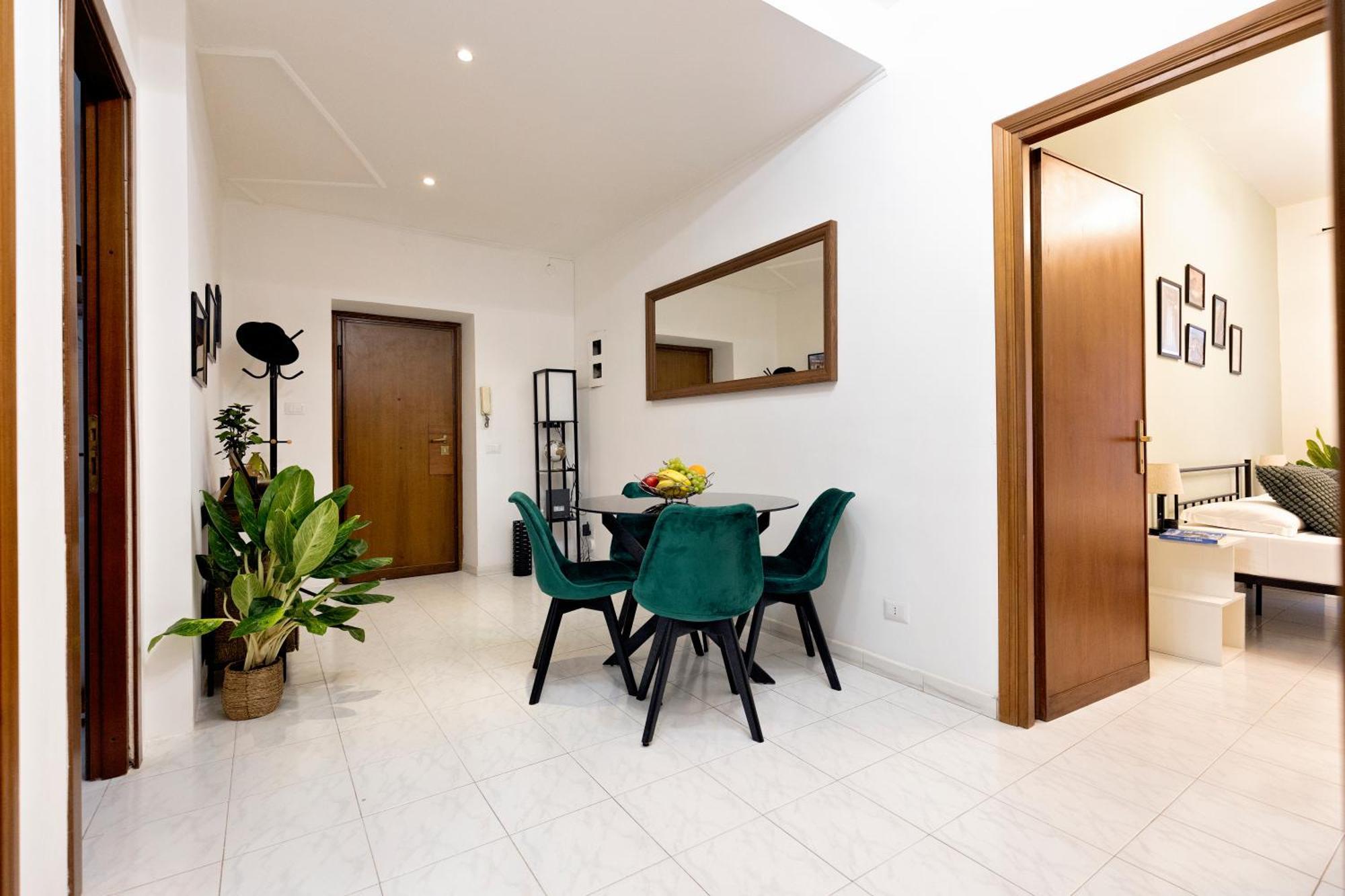 Holiday home 4 Stops To Colosseo - San Paolo House