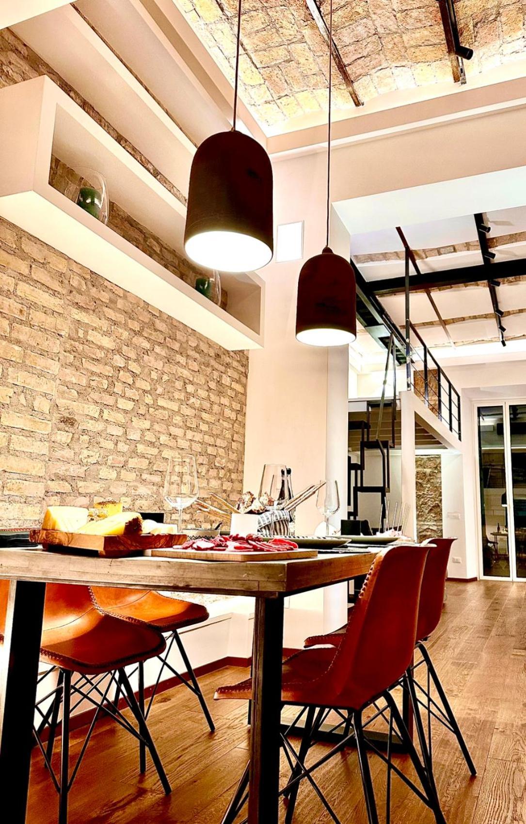 Appartement Buonarroti Art Home. Luxury And History At *