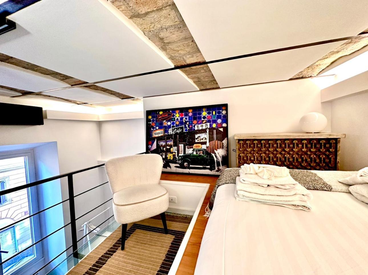 Buonarroti Art Home. Luxury And History At Appartement