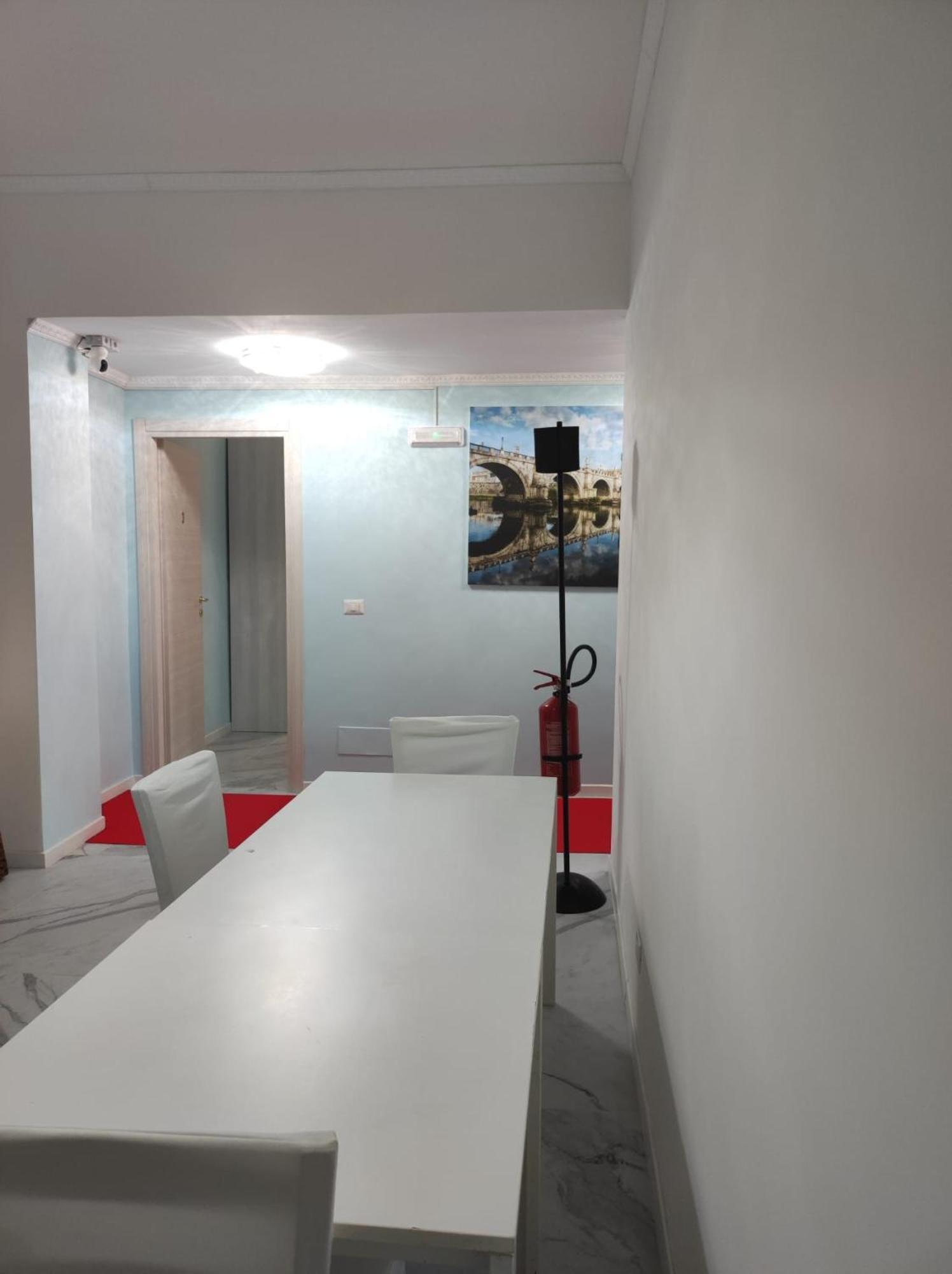 An &lo-luxury - Metro Teano Guest house *