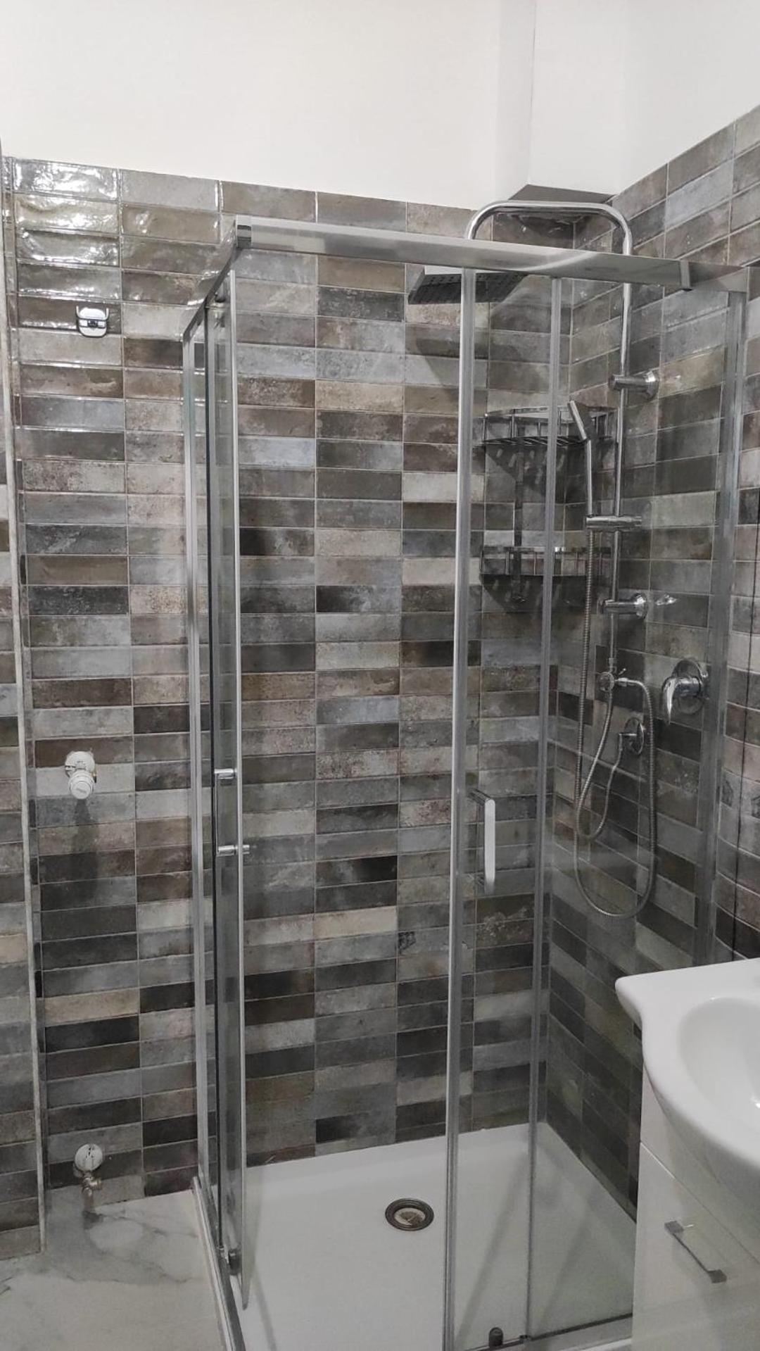 An &lo-luxury - Metro Teano Guest house Rome