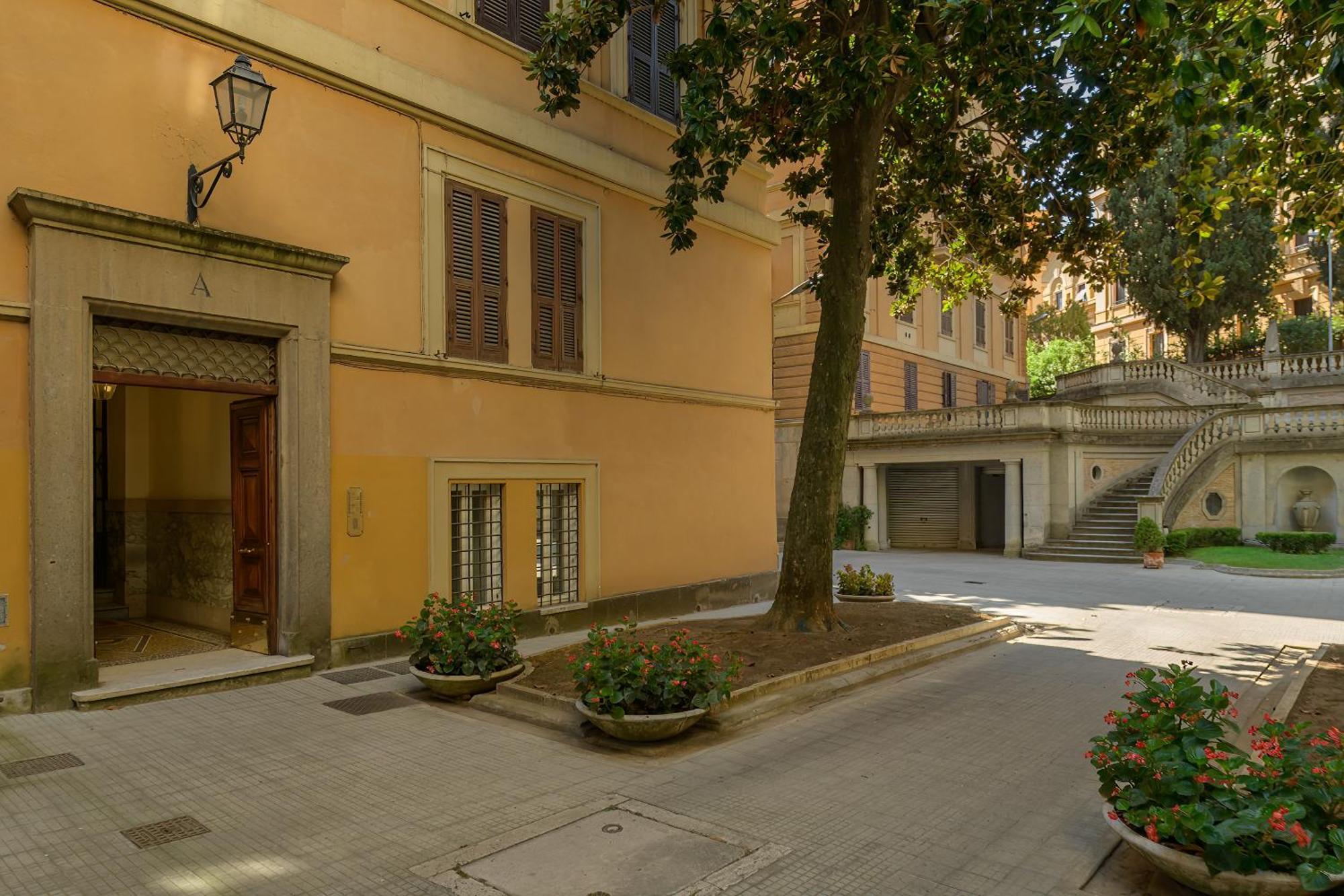 Salotto19 - Borghese Centro * Rome