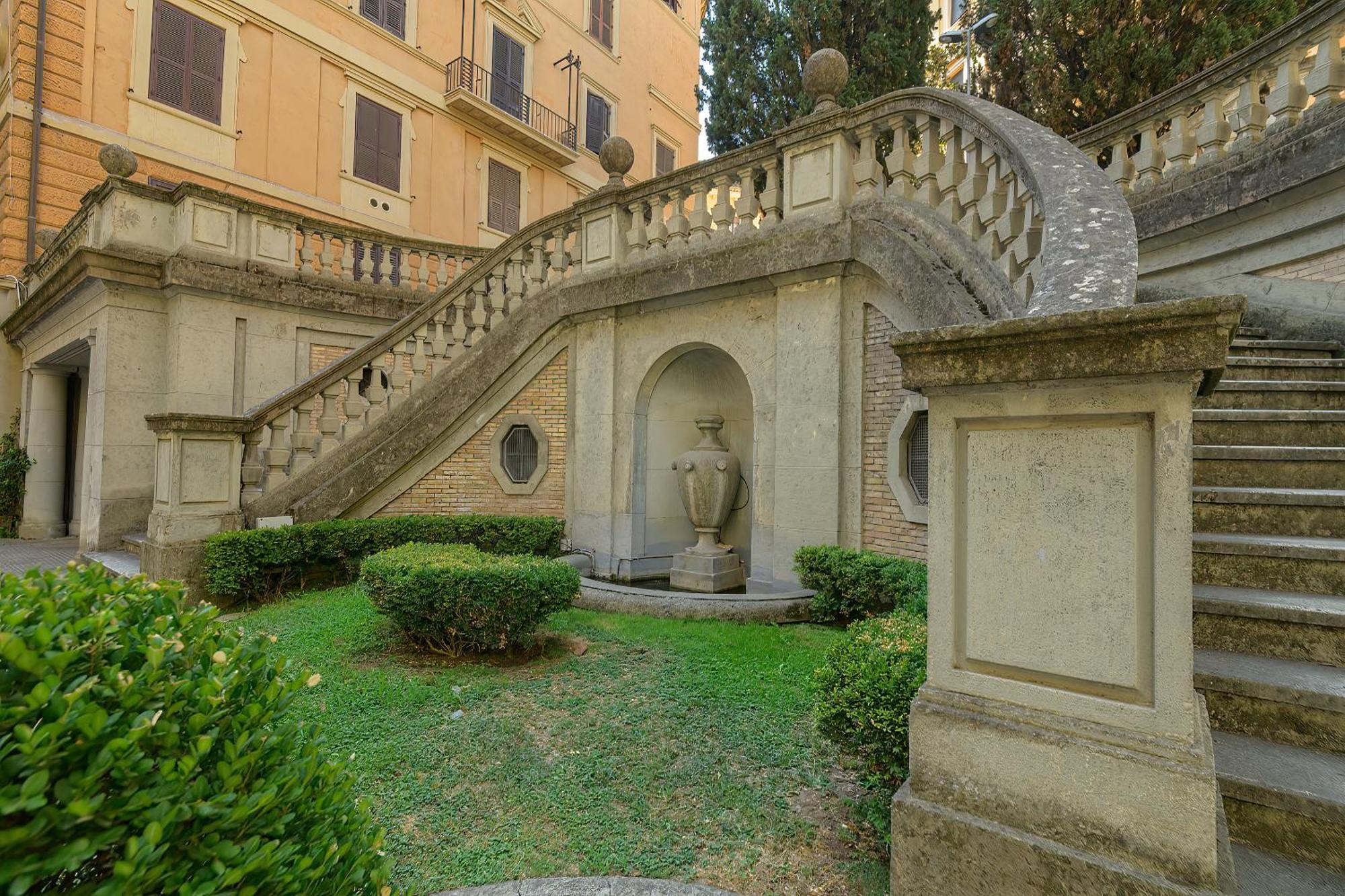 Salotto19 - Borghese Centro Rome