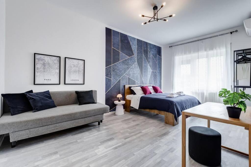 Bdc - Rome, Open City! 3-bdr! Apartment *