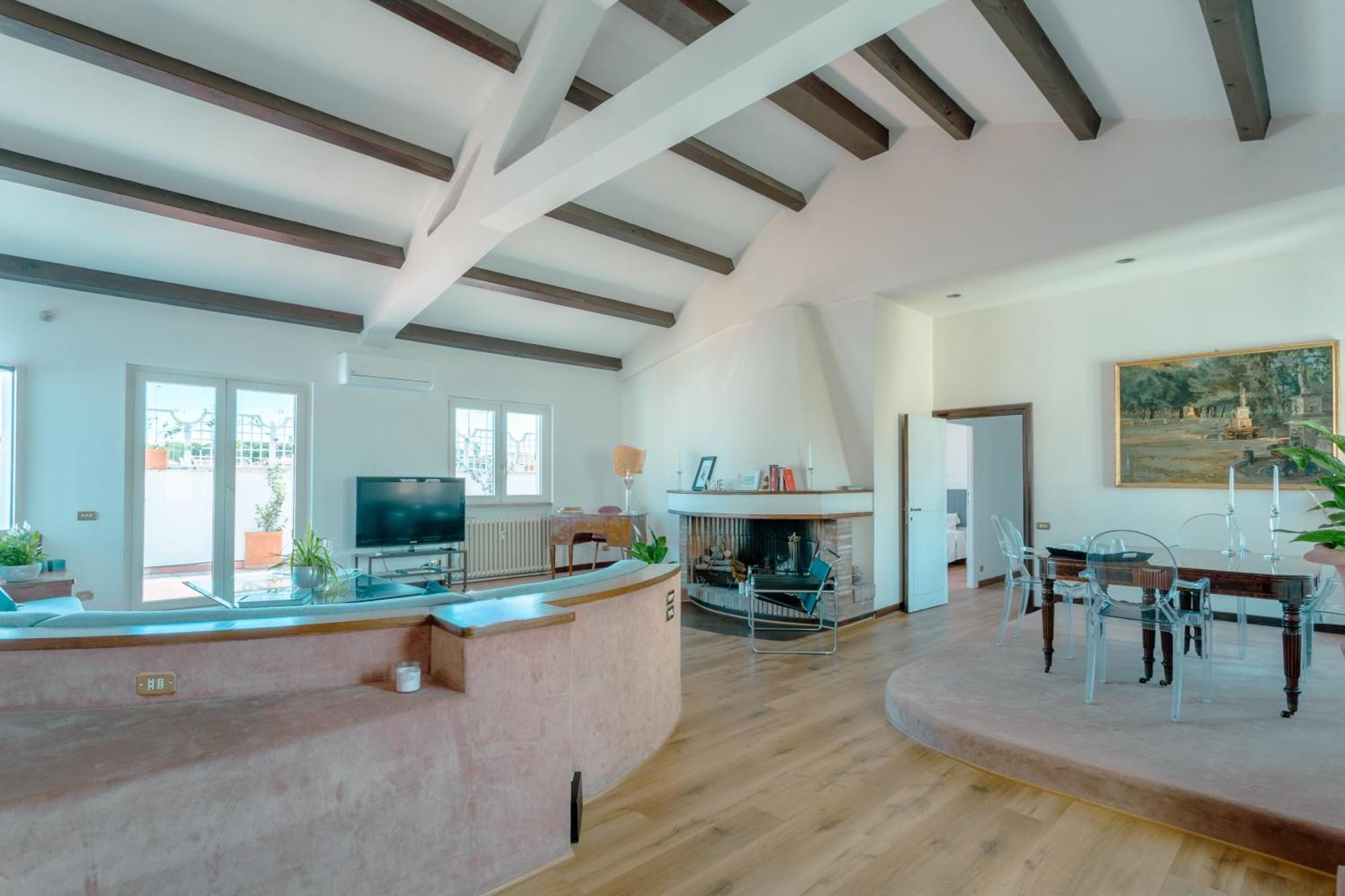 Saint Peter's Luxury Terrace Apartment Rome