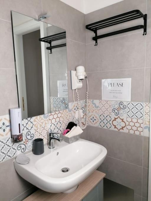 Grazioso Posizione Ideale Metro C Apartment *