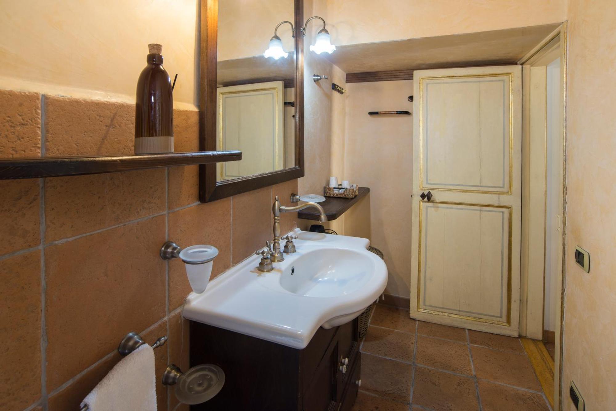 Trevi Romantic Homestay Rome