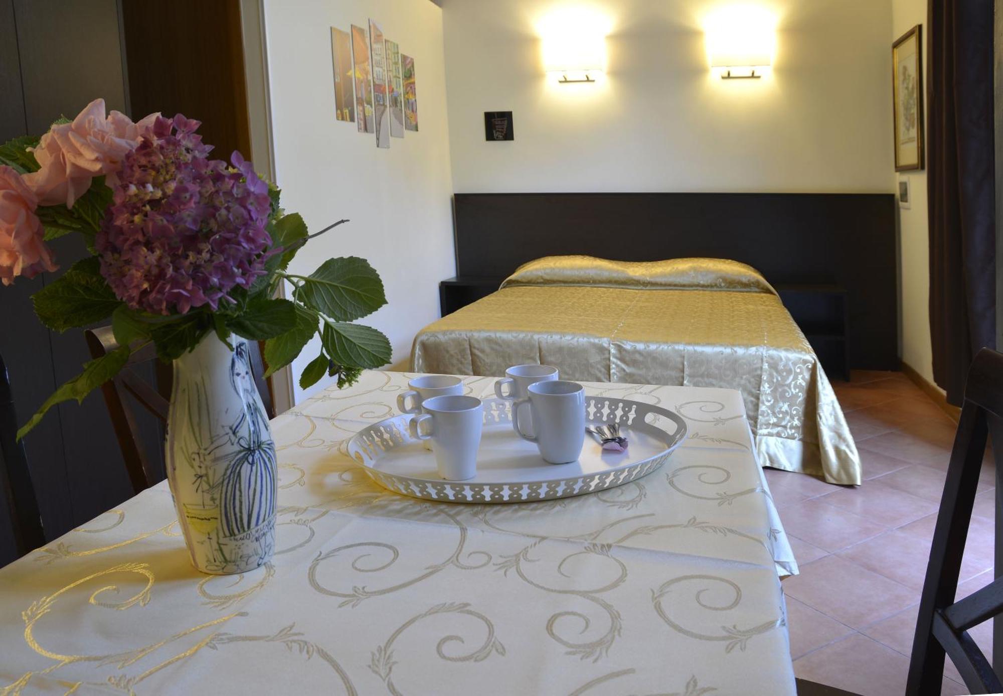 Gemelli Holidays 2: Dual Loft With Private Courtyard Rome