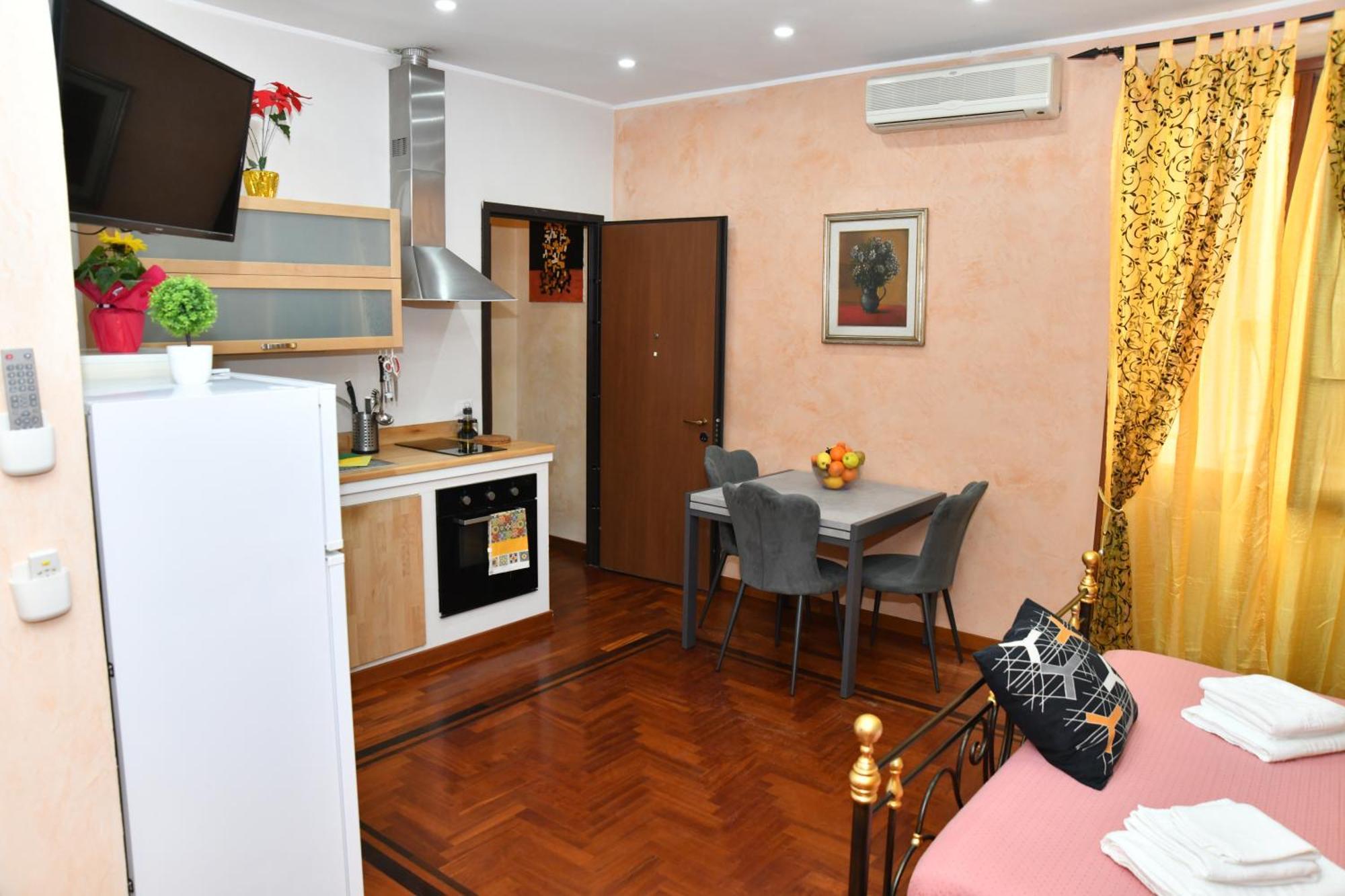 Roma18 Apartment *
