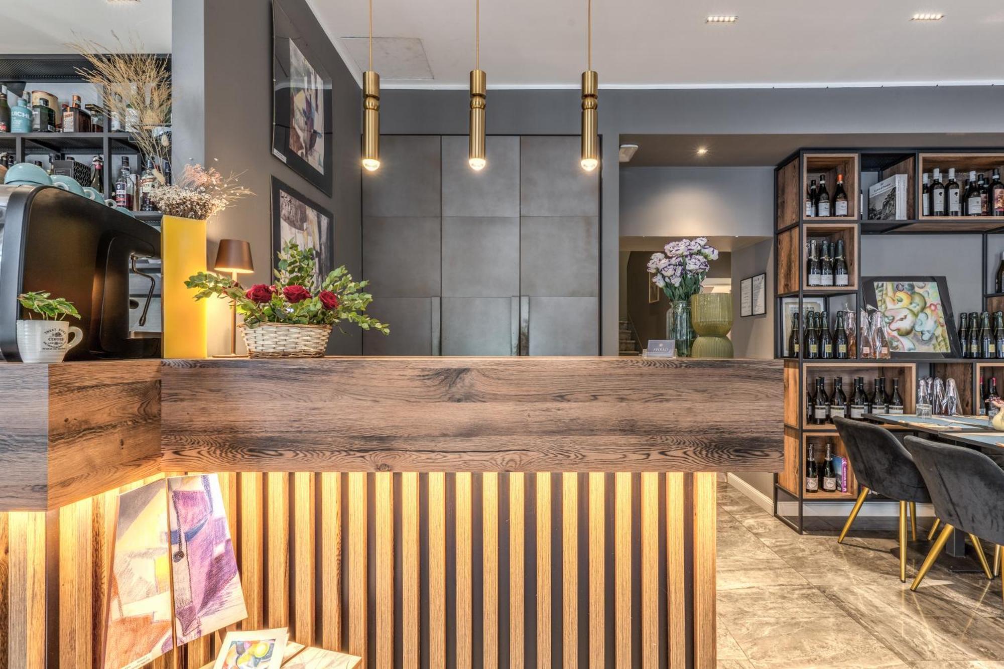 Apollo Boutique Hotel 4*